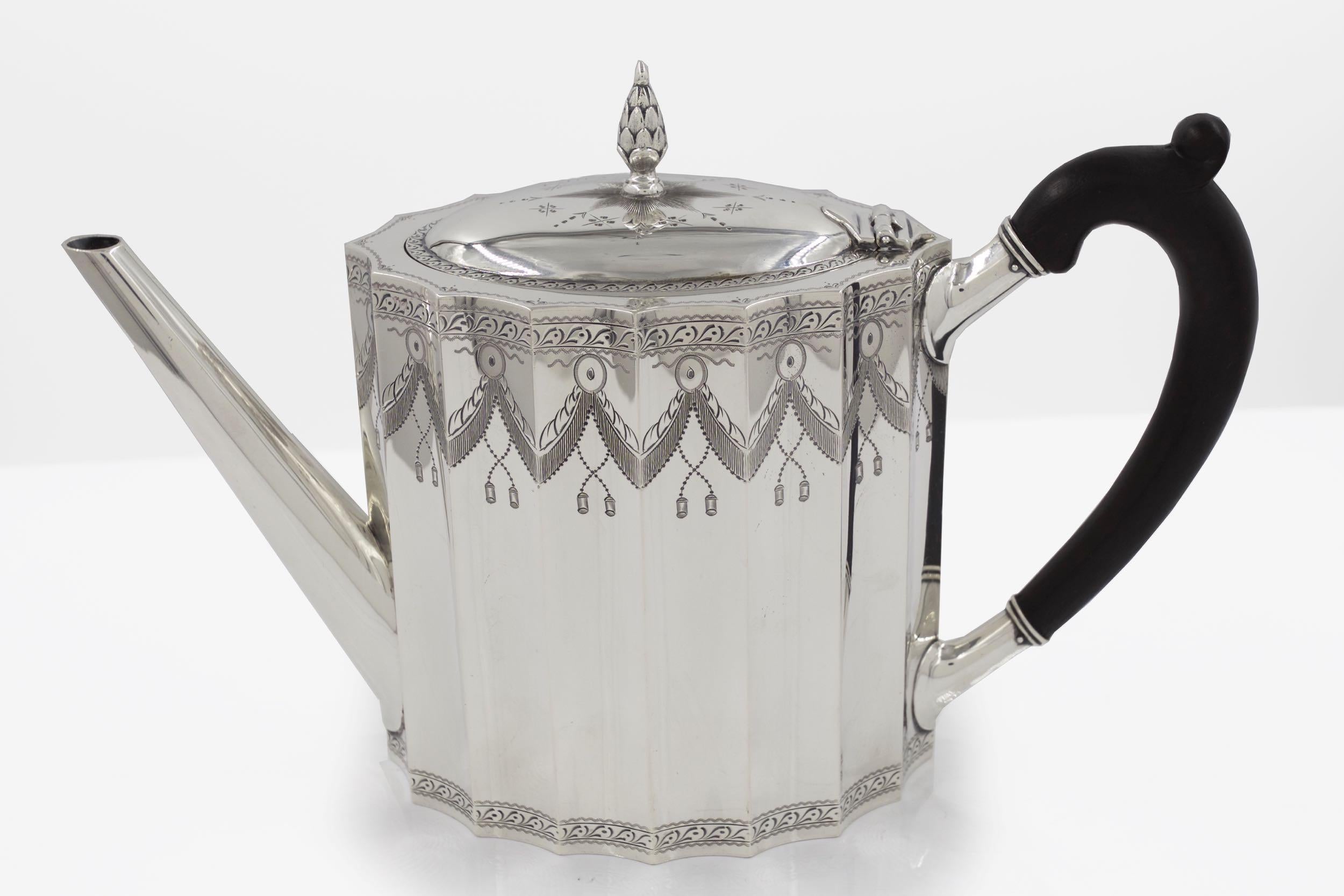 Fine Gorham Co. Sterling Silver Tea Coffee Service Set, 20th Century 5