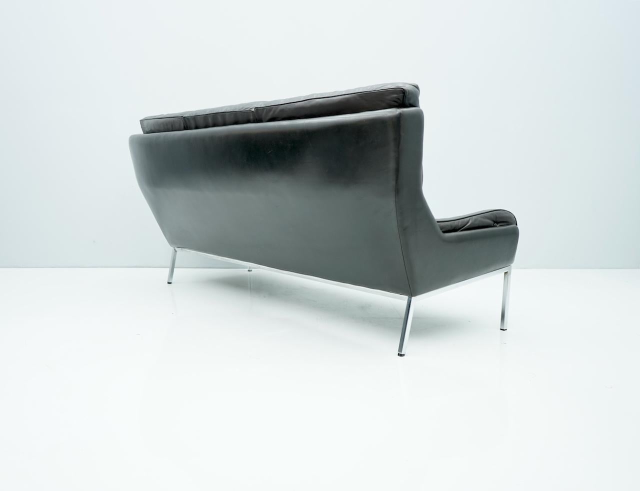 Mid-20th Century Rare Three-Seat Sofa by Roland Rainer in Black Leather, 1960s For Sale