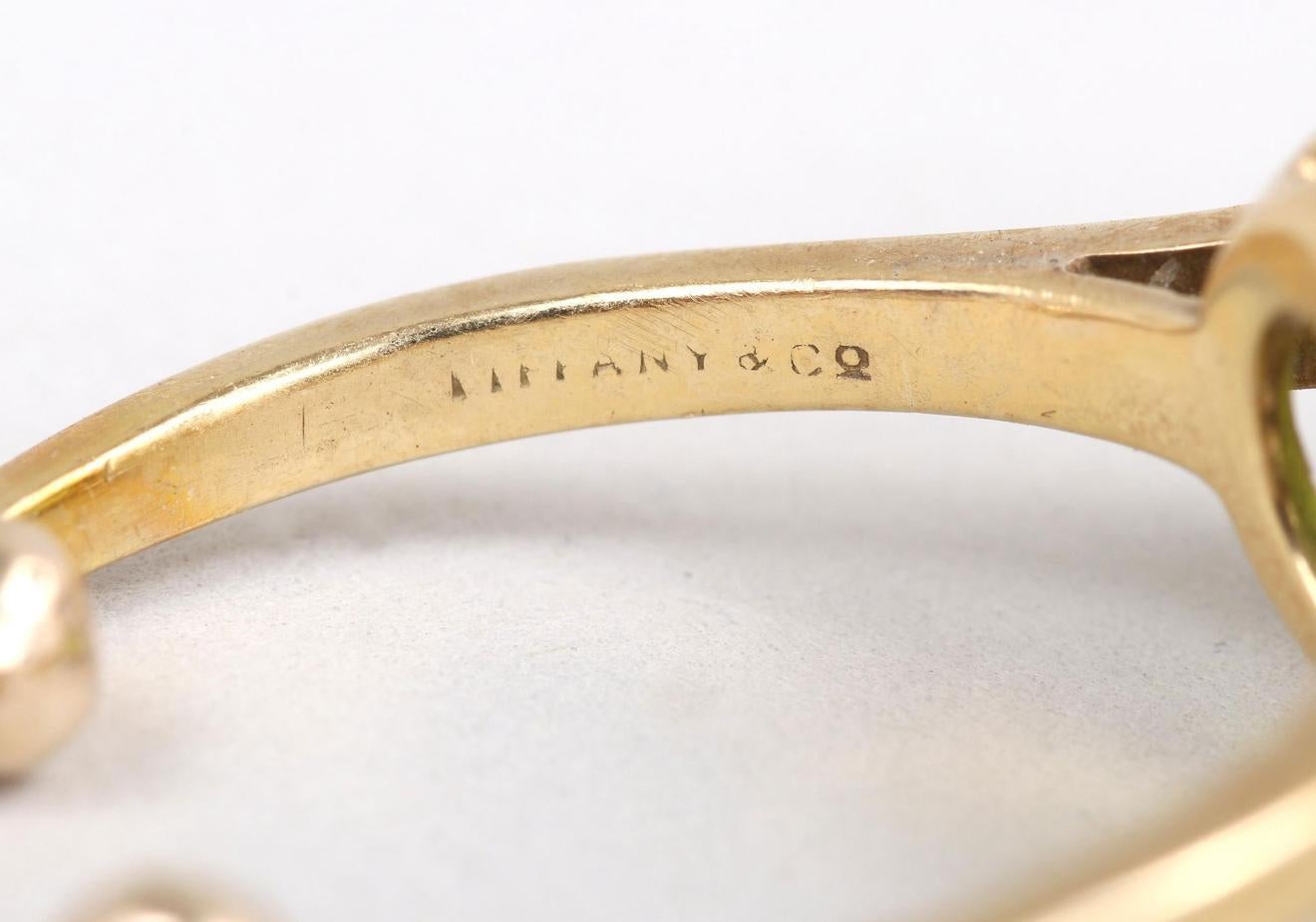 Taglio rotondo Raro anello di peridoto Tiffany & Co. 18 carati, misura 5, certificato IGI in vendita