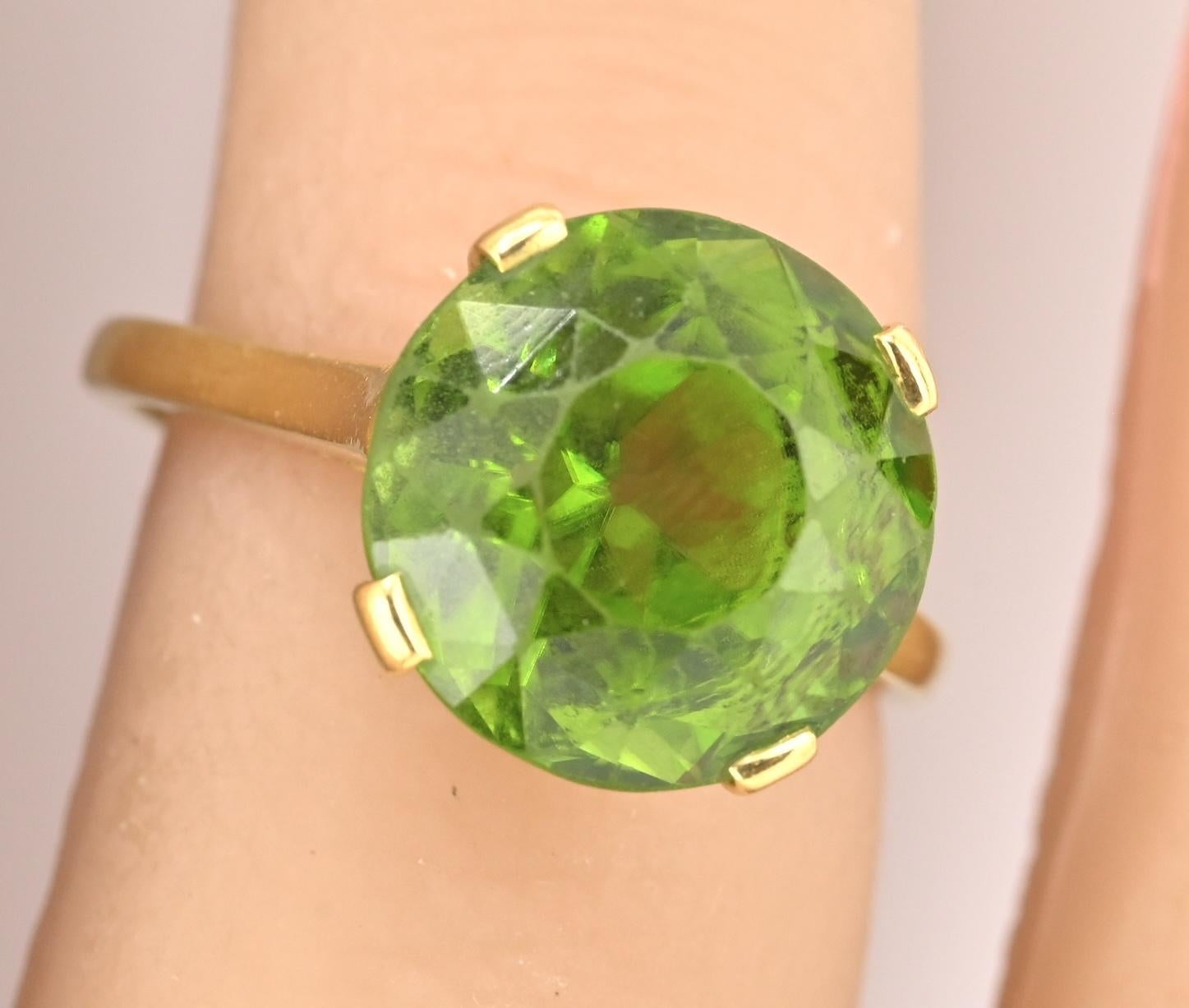 Raro anello di peridoto Tiffany & Co. 18 carati, misura 5, certificato IGI in vendita 2