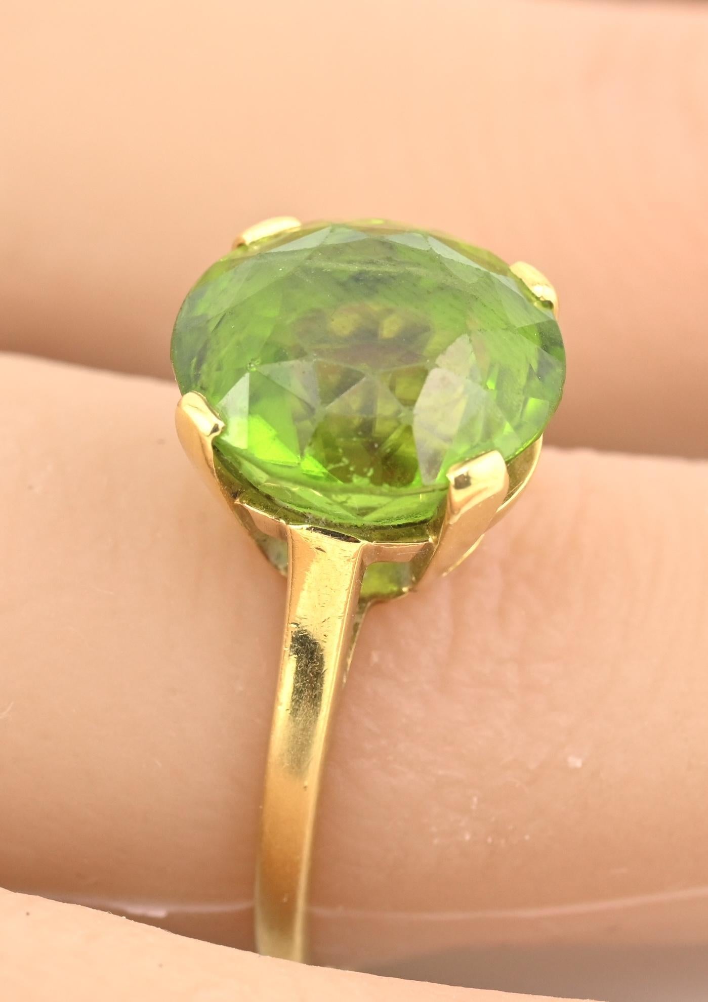 Raro anello di peridoto Tiffany & Co. 18 carati, misura 5, certificato IGI in vendita 4