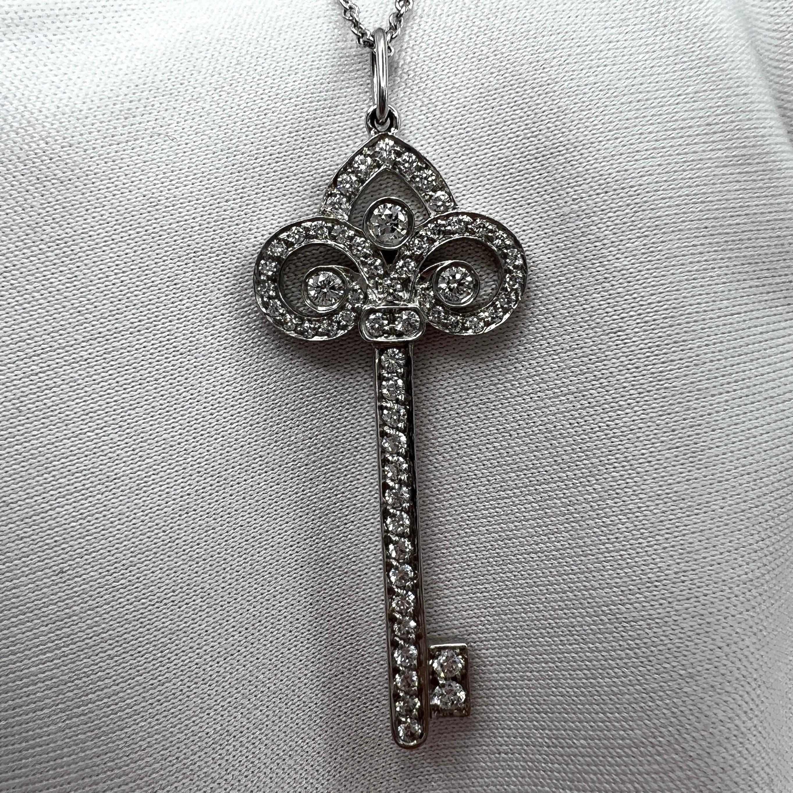 Seltene Tiffany & Co. Fleur de Lis Diamant-Platin-Halskette mit Schlüsselanhänger im Angebot 4