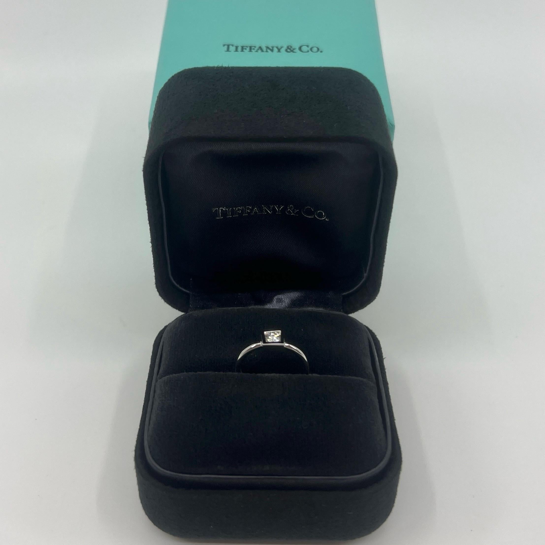 Vintage Tiffany & Co Frank Gehry Torque Round Diamond 18k White Gold Solitaire Ring.

A rare piece from the Tiffany & Co collaboration with renowned architect Frank Gehry.

This piece features a 3.5mm 0.20ct natural round brilliant cut diamond set