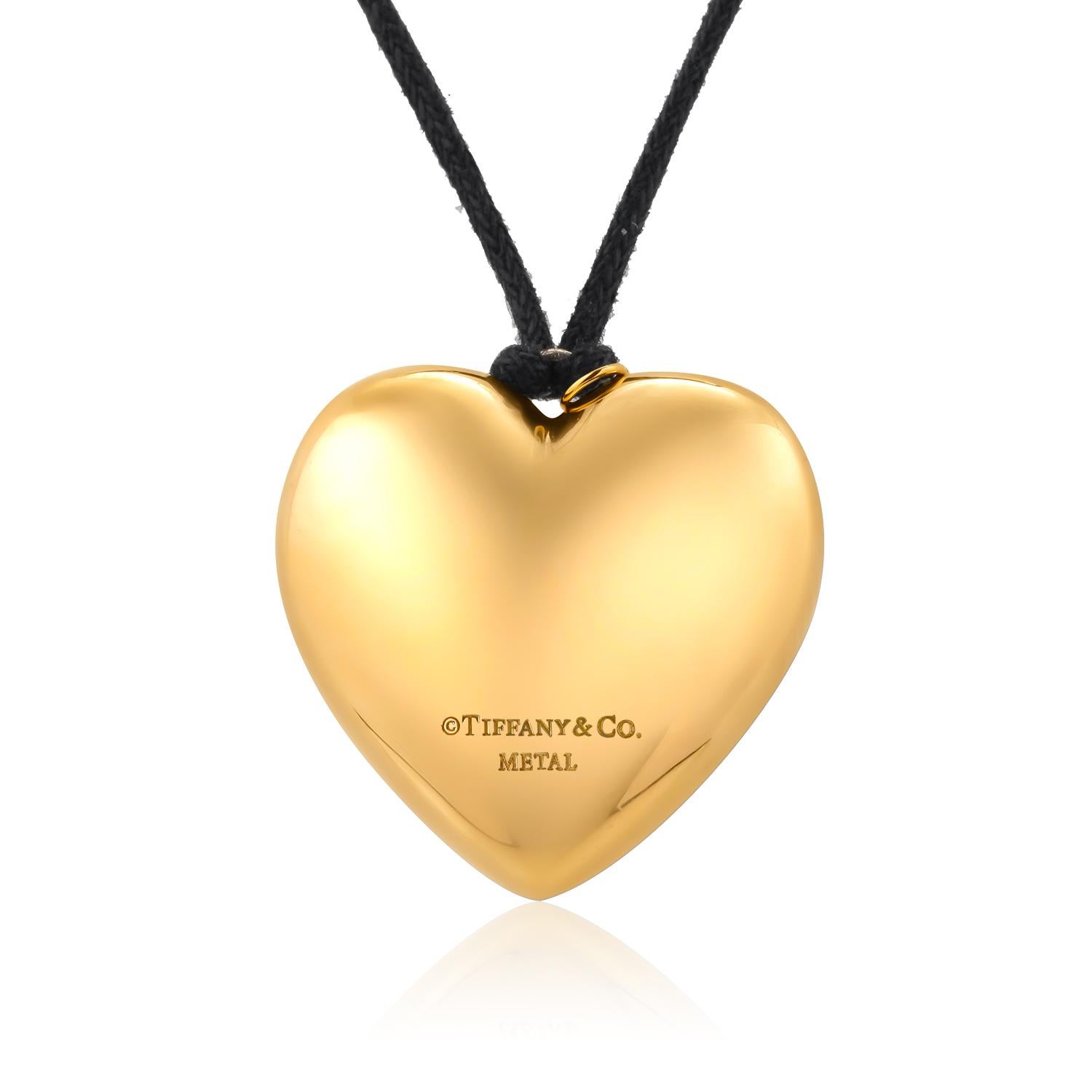 Rare Tiffany Co Heart Shaped Mixture Gold Silver Metal One Inch Wide Necklace  In Good Condition In New York, NY