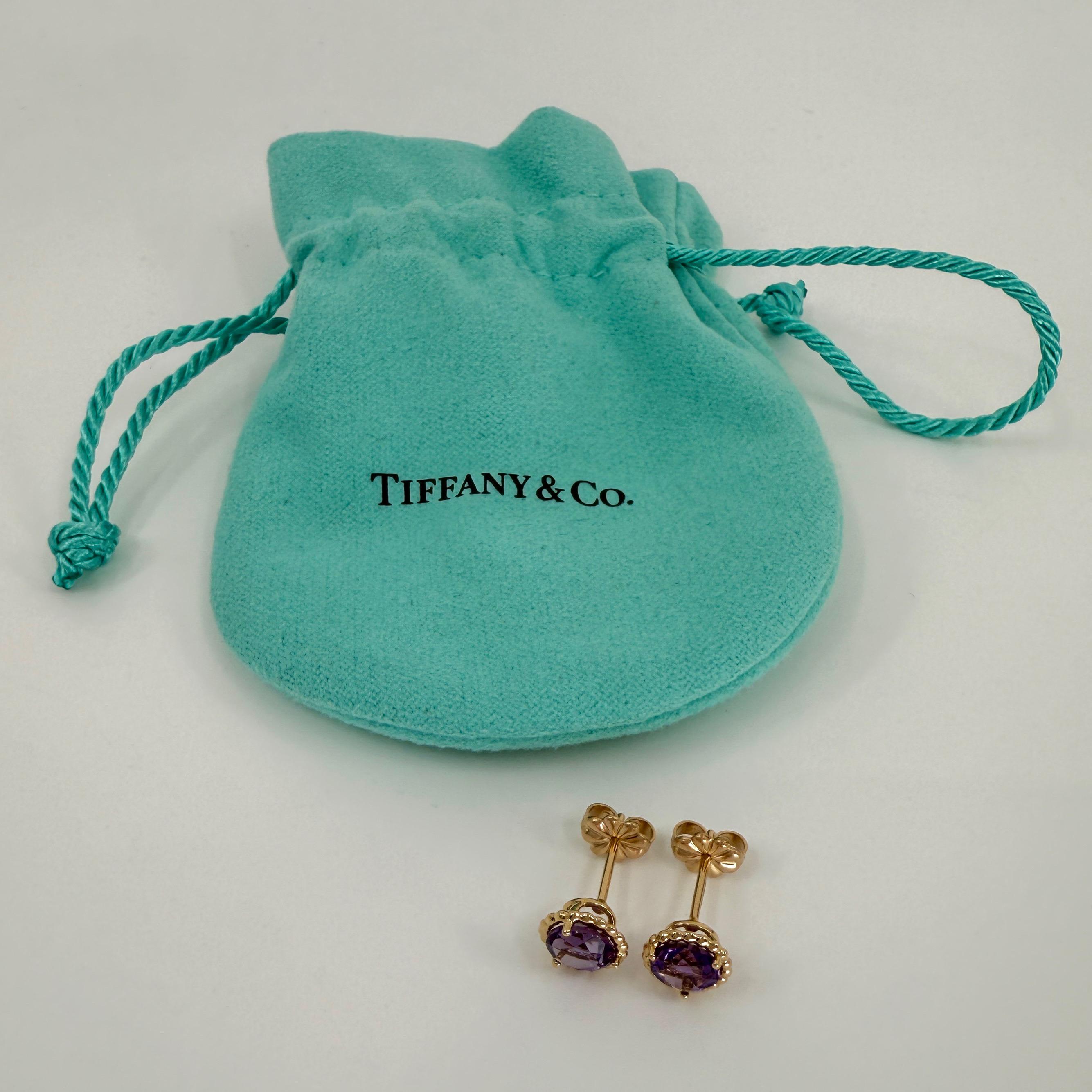 Rara Tiffany & Co. Orecchini a perno in oro rosa 18k con ametista viola Sparkler.

Un bellissimo e raro orecchino in oro 18 carati della collezione 