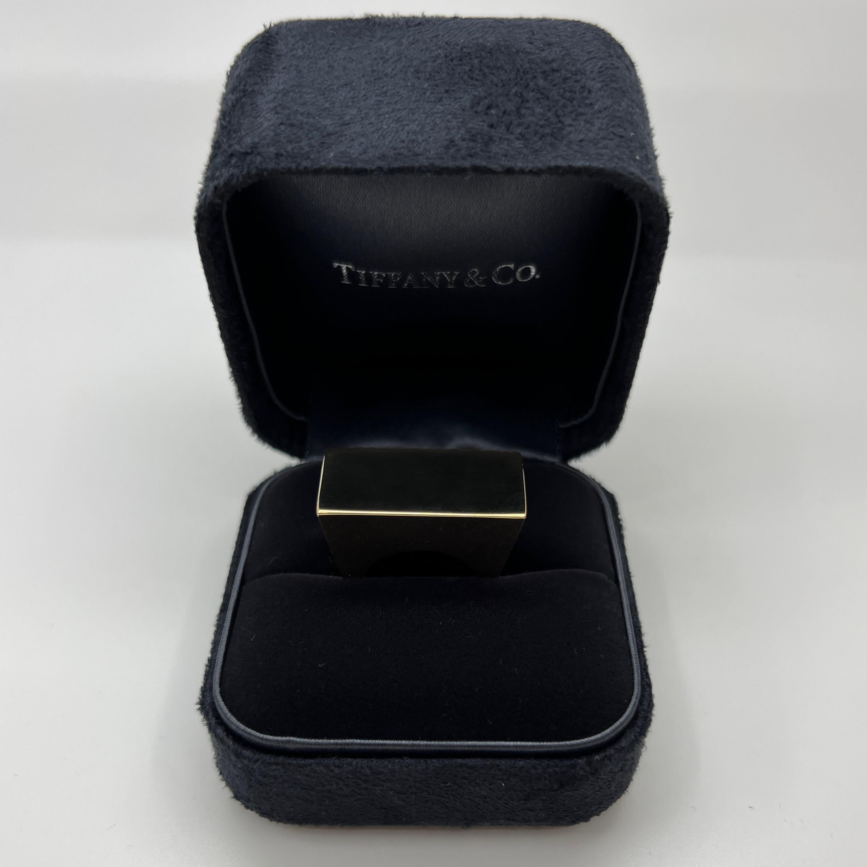 Rare Tiffany & Co. Rectangle Made In Italy 18k Yellow Gold Bold Statement Ring In Excellent Condition For Sale In Birmingham, GB
