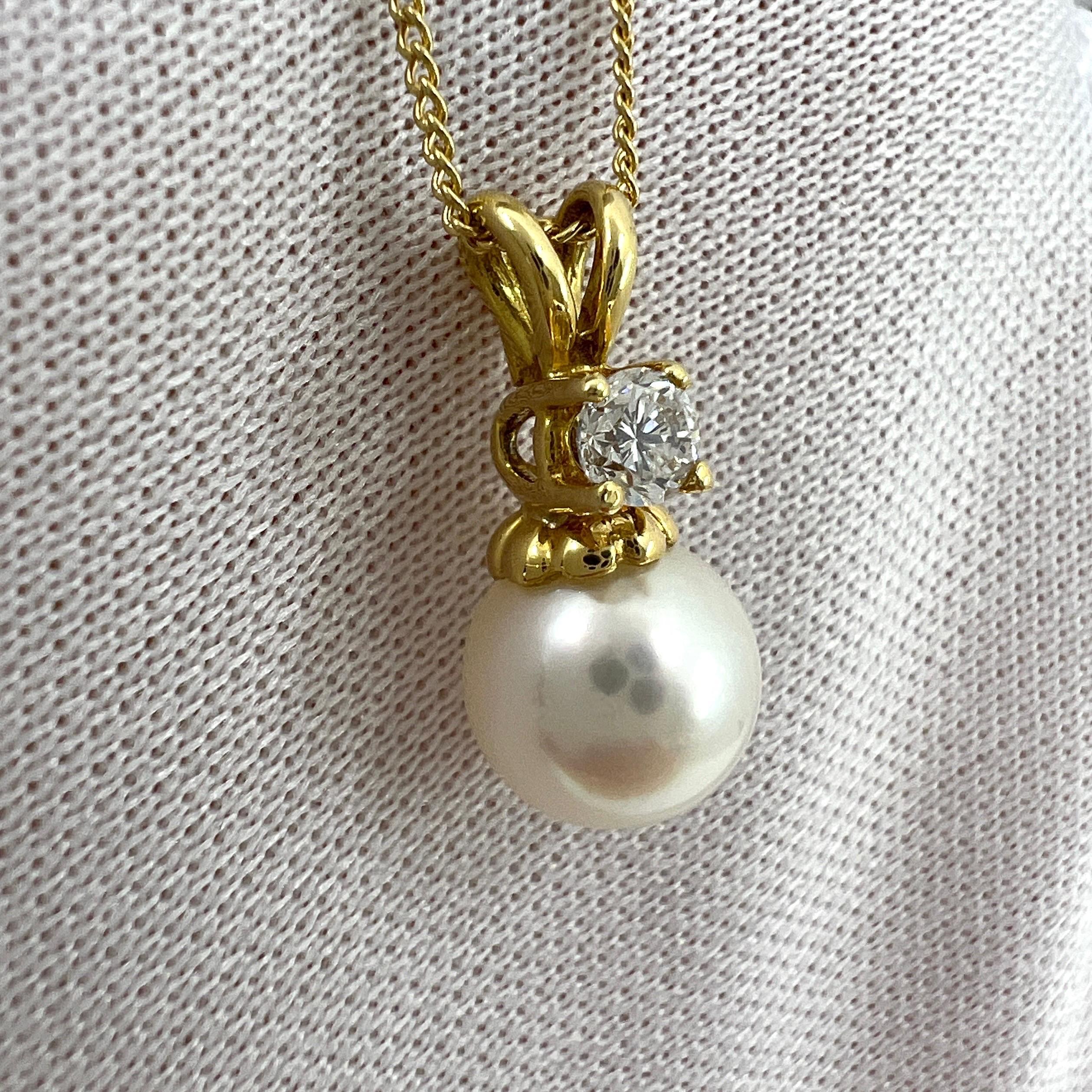 Round Cut Rare Tiffany & Co. White Pearl And Diamond 18k Yellow Gold Pendant Necklace