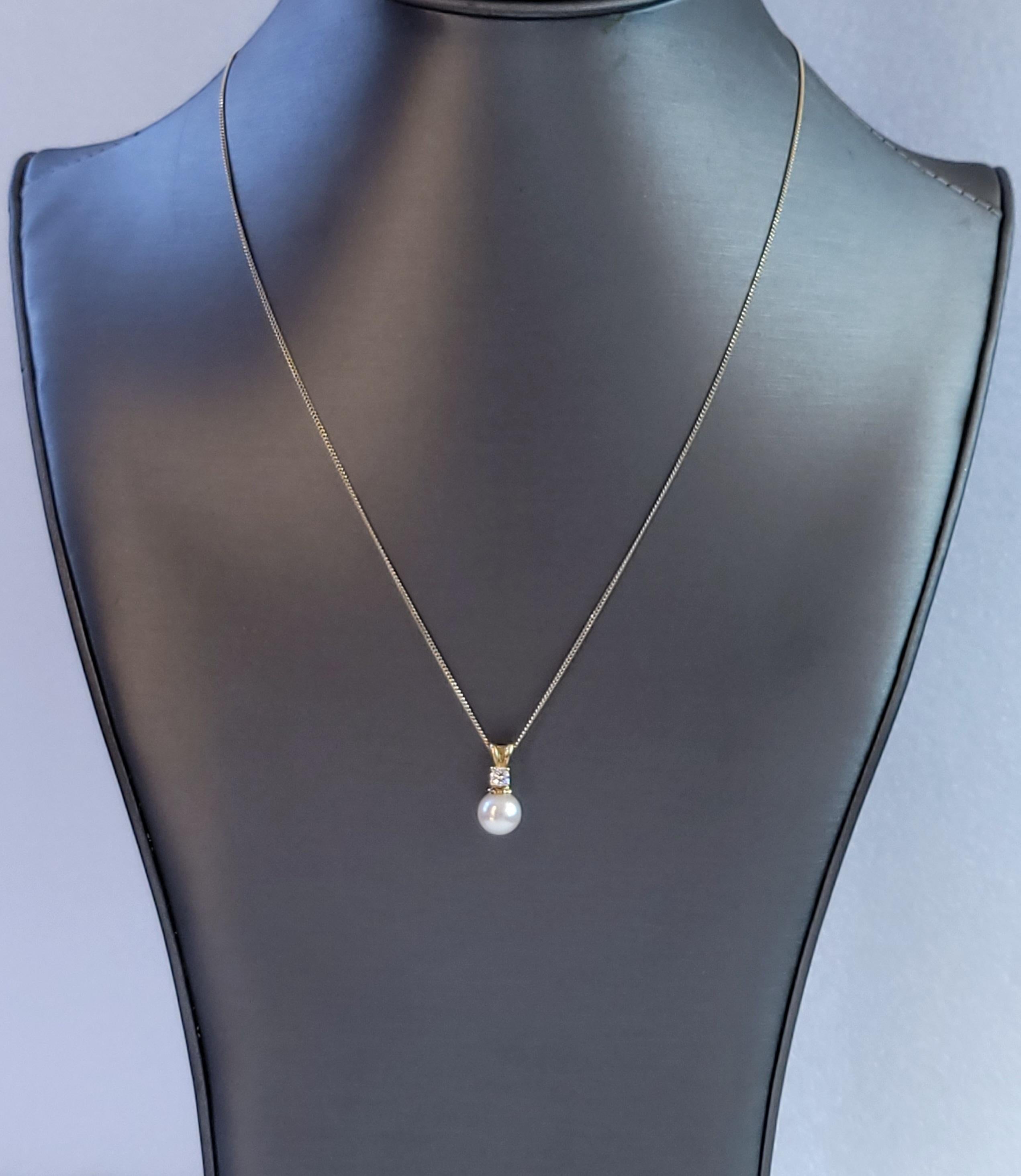 Rare Tiffany & Co. White Pearl And Diamond 18k Yellow Gold Pendant Necklace 2