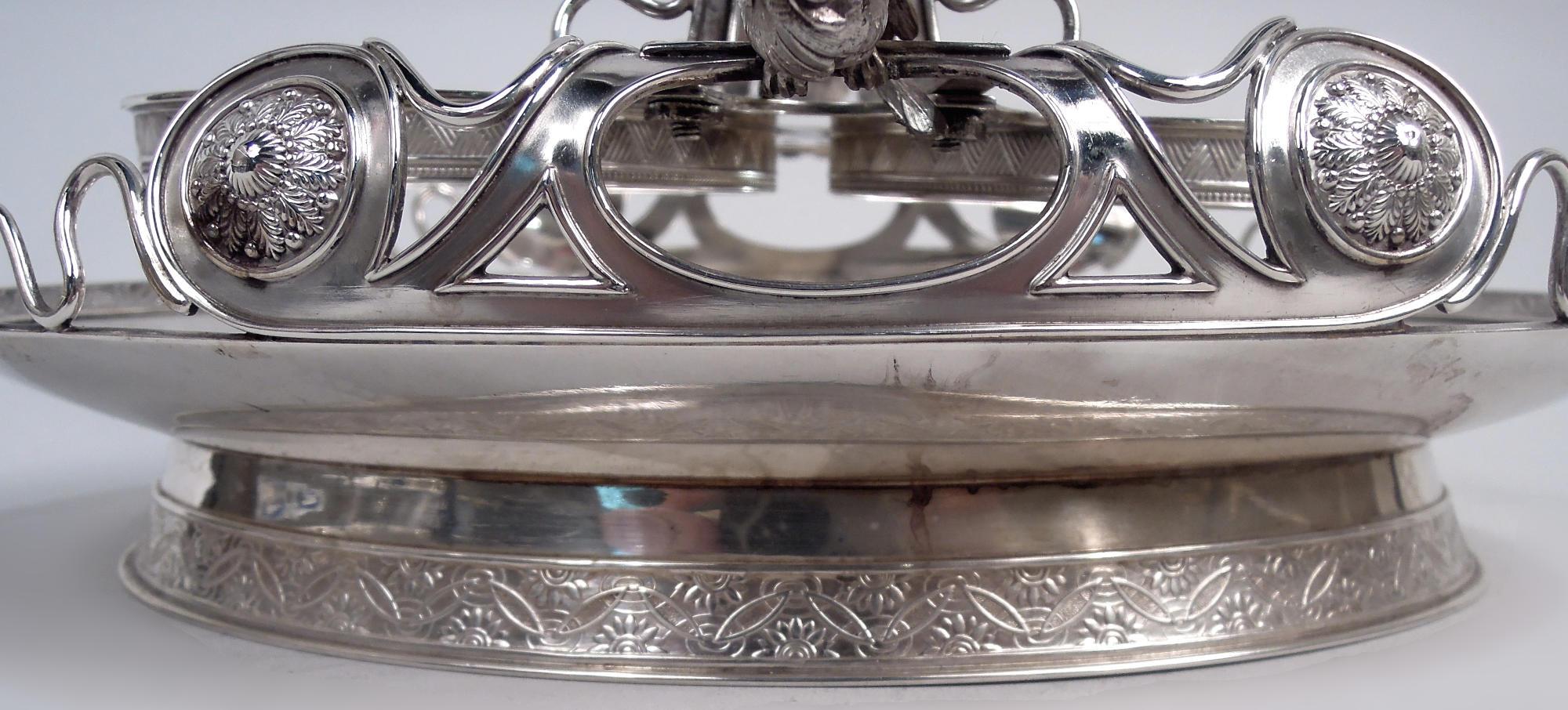 Raro set di decanter in argento sterling Tiffany con motivo storico giapponese in vendita 1