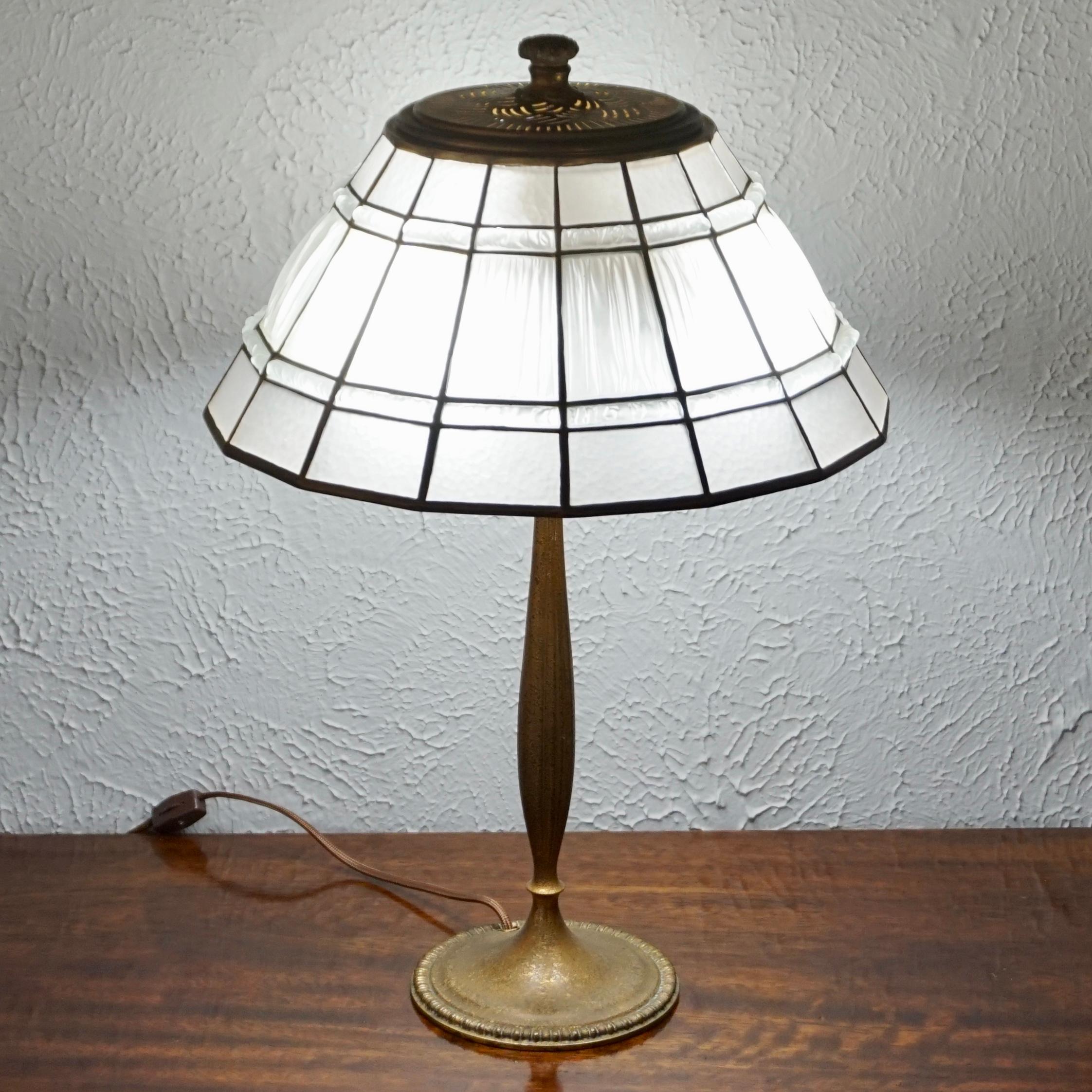 Rare Tiffany Studios White Linenfold Table Lamp 5
