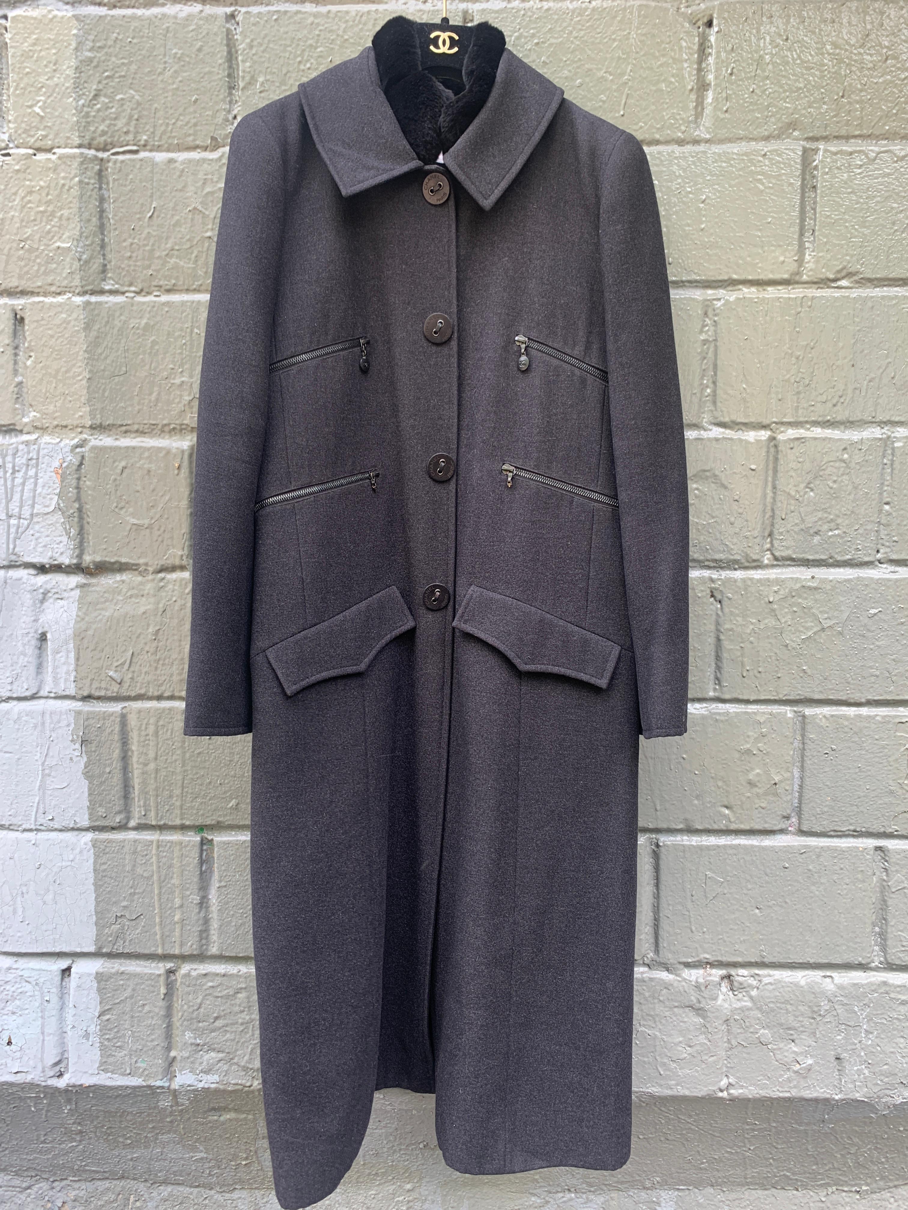 Rare ! Timeless 2002 02A Chanel & Karl Lagerfeld for Chanel Elegant Cashmere à simple boutonnage en vente 5