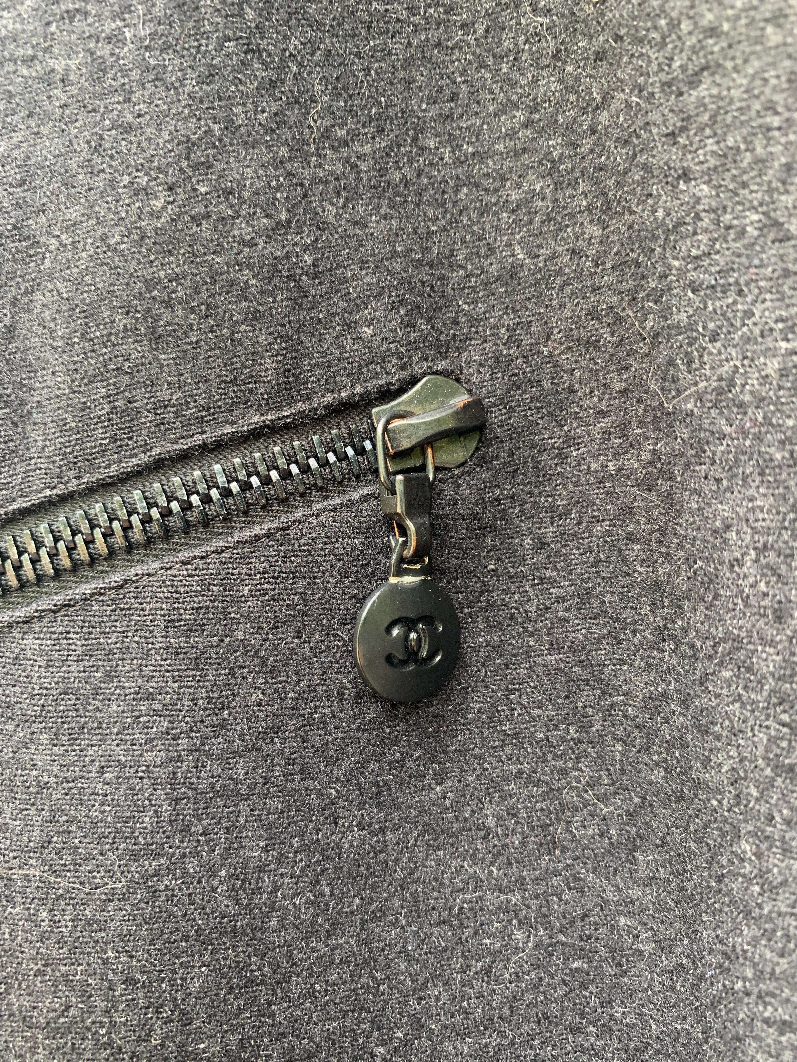 Rare ! Timeless 2002 02A Chanel & Karl Lagerfeld for Chanel Elegant Cashmere à simple boutonnage en vente 7