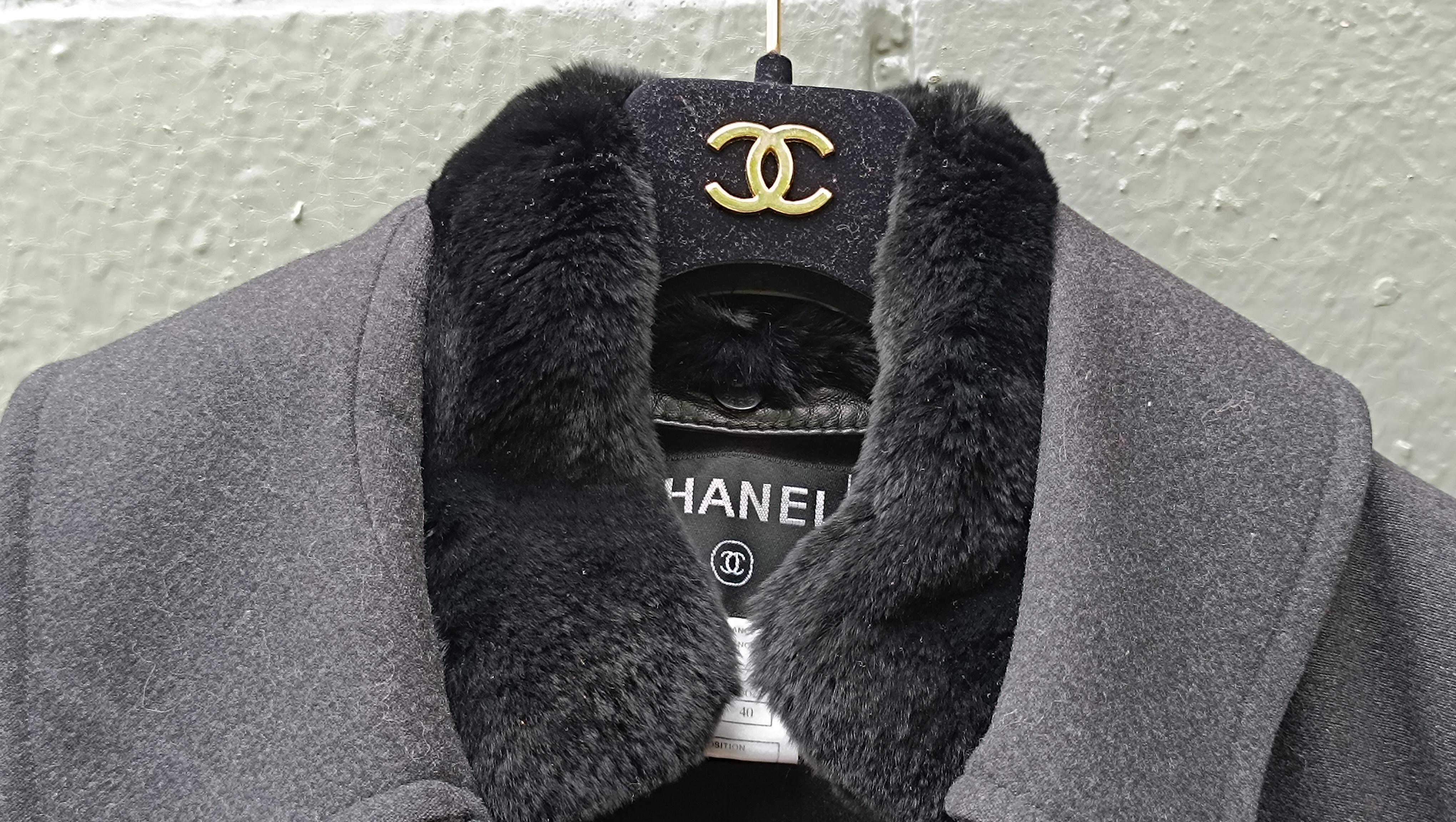 Rare ! Timeless 2002 02A Chanel & Karl Lagerfeld for Chanel Elegant Cashmere à simple boutonnage en vente 12
