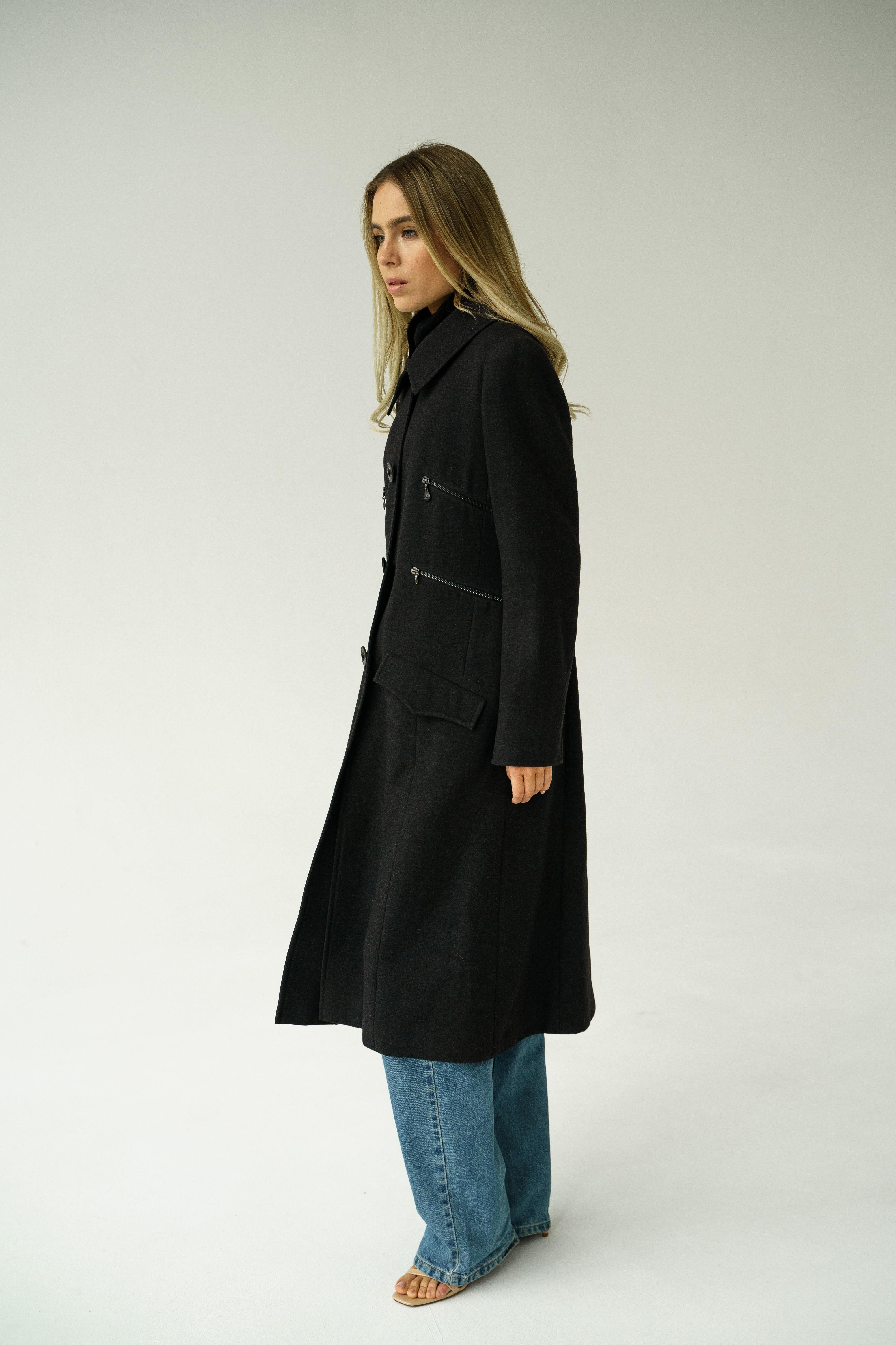 Rare ! Timeless 2002 02A Chanel & Karl Lagerfeld for Chanel Elegant Cashmere à simple boutonnage Bon état - En vente à Алматинский Почтамт, KZ