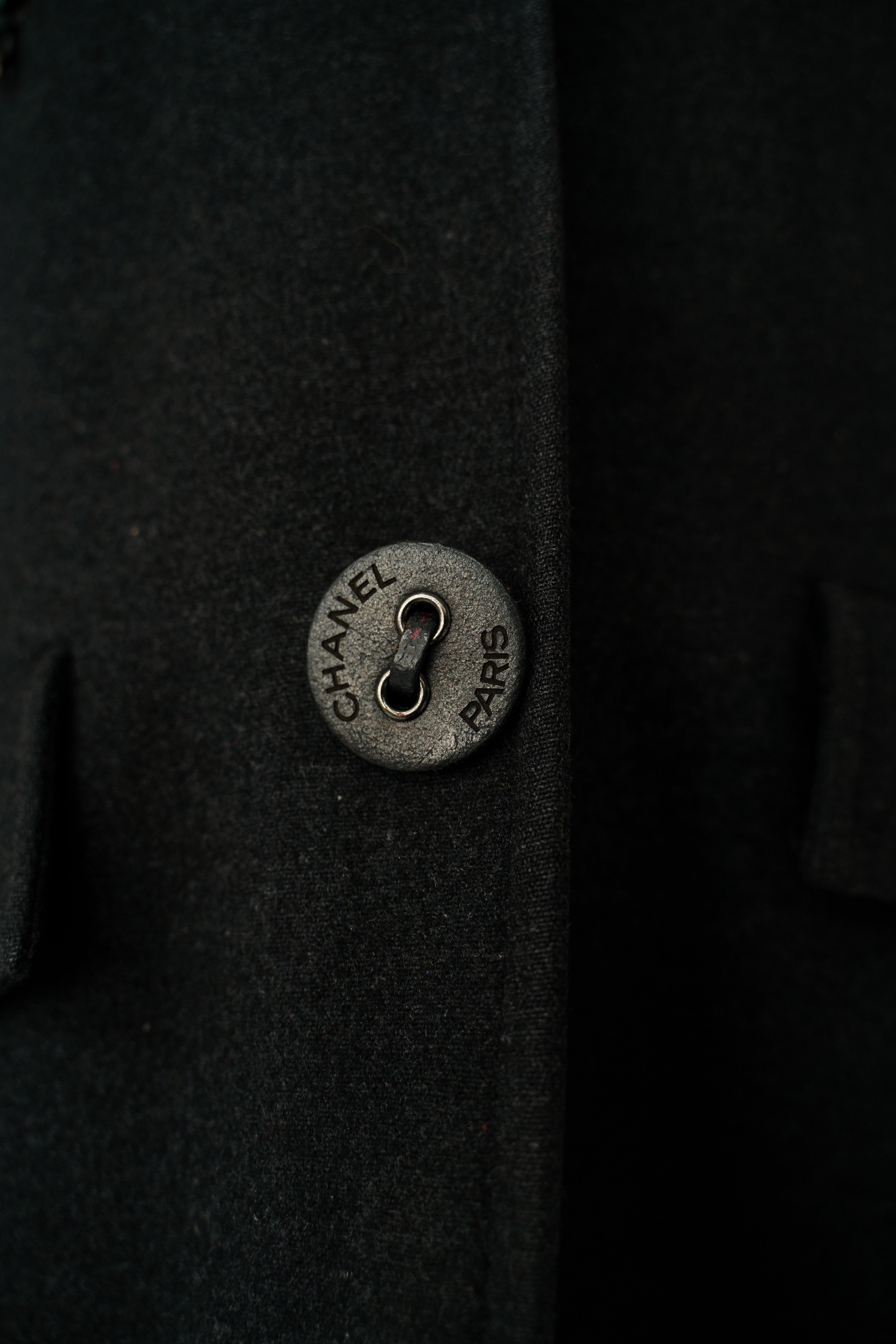 Rare ! Timeless 2002 02A Chanel & Karl Lagerfeld for Chanel Elegant Cashmere à simple boutonnage Pour femmes en vente