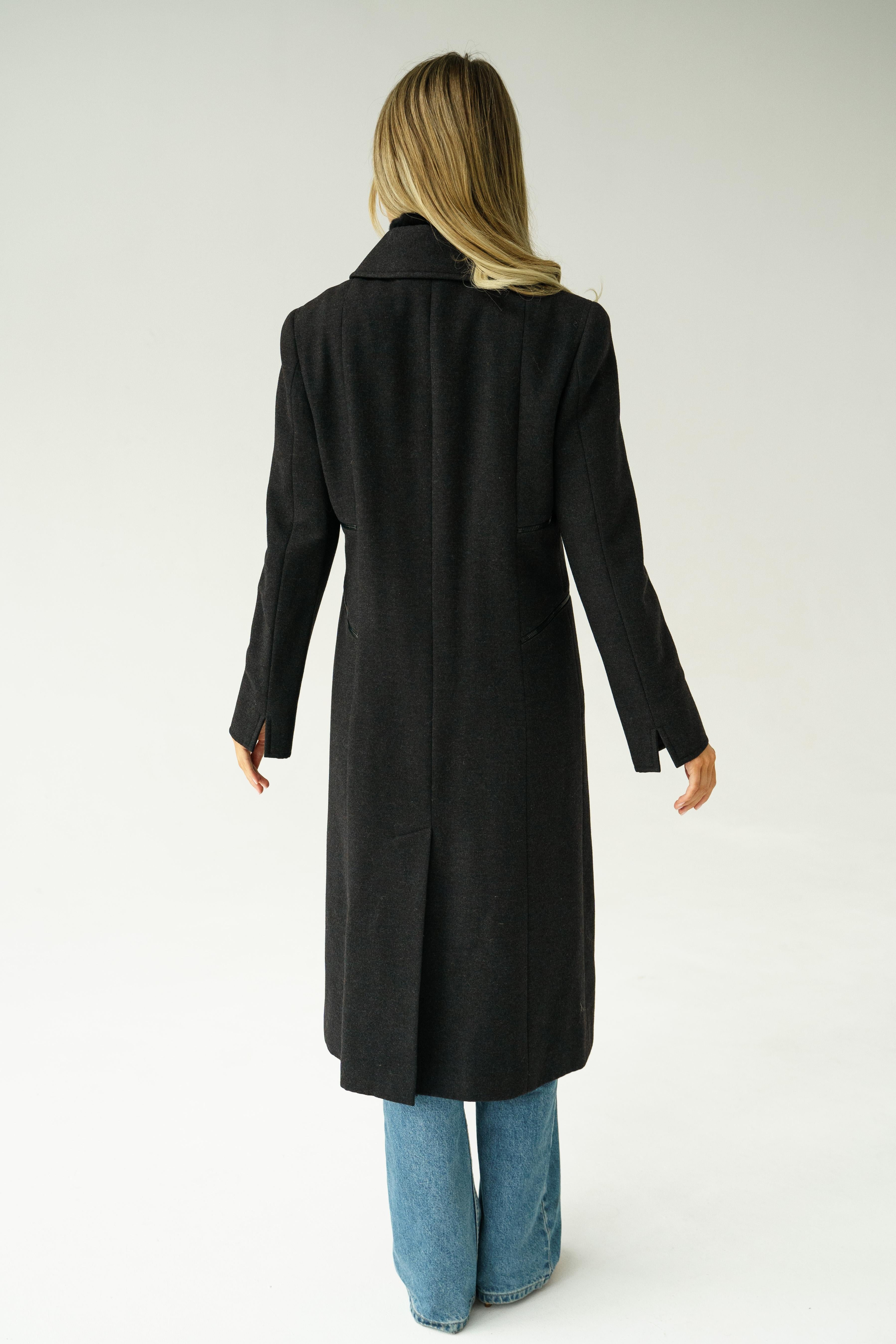 Rare ! Timeless 2002 02A Chanel & Karl Lagerfeld for Chanel Elegant Cashmere à simple boutonnage en vente 3