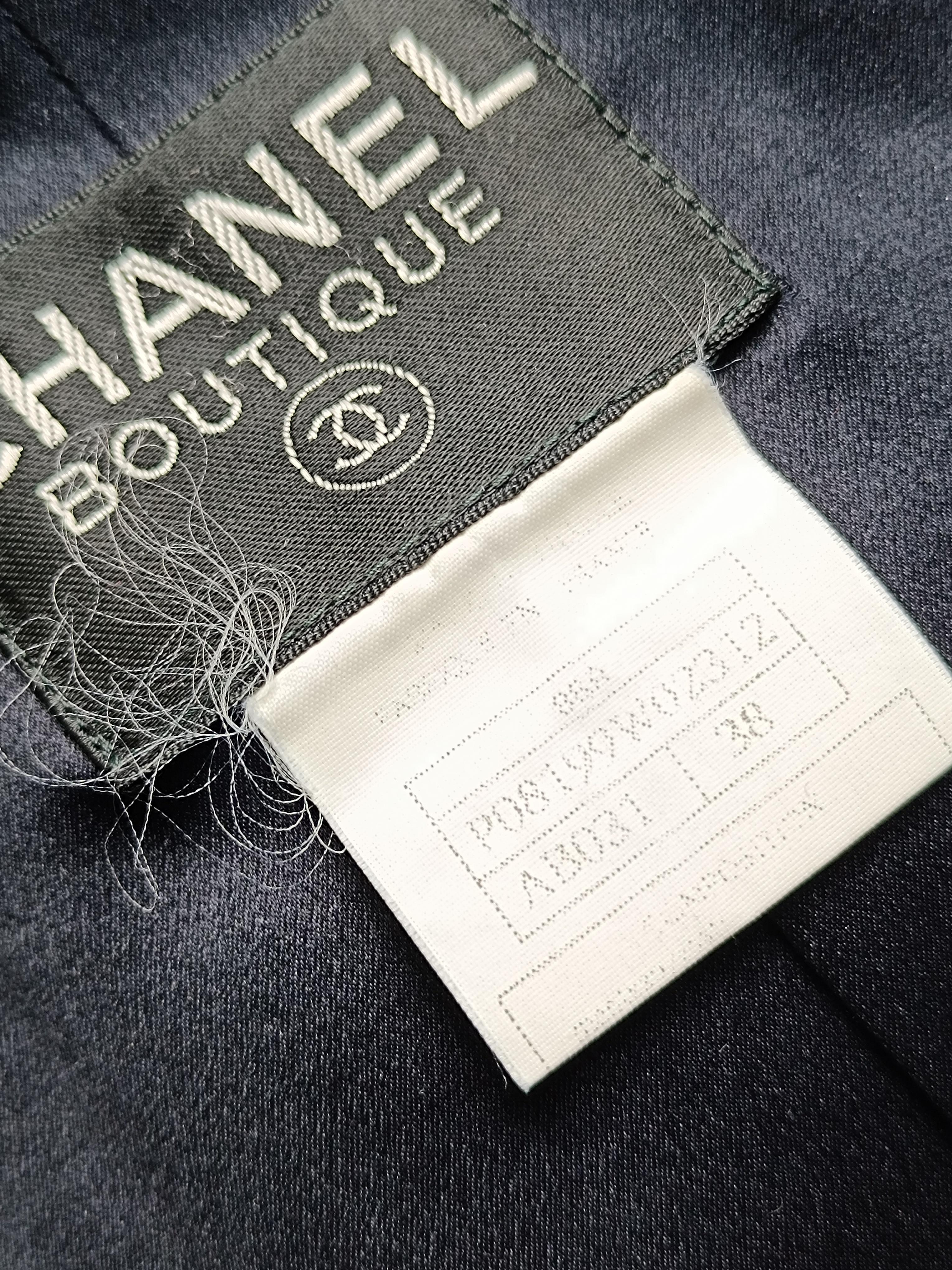 Rare! Timeless Chanel Fall winter 1996 Belt Cashmere Coat with Logo Buttons 10