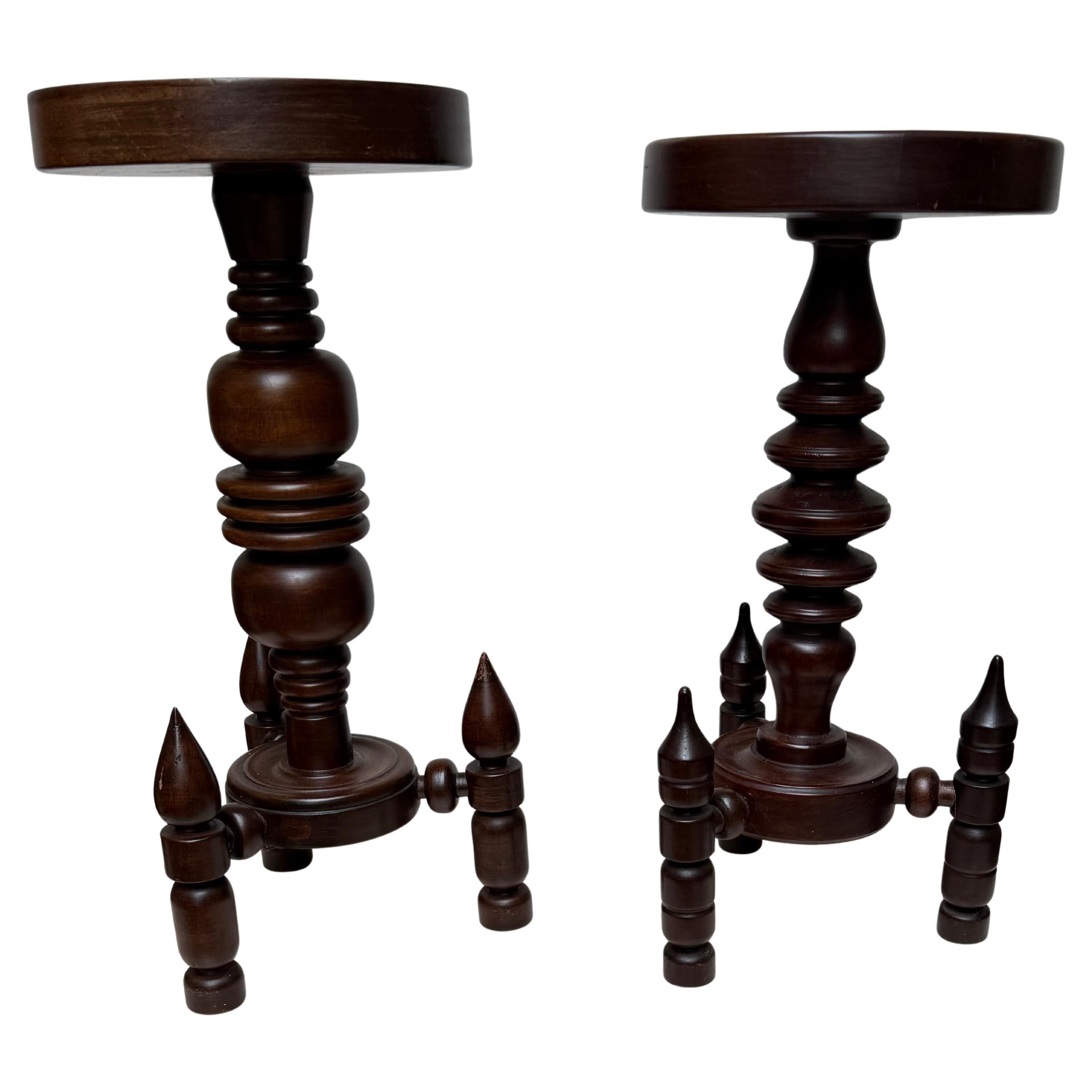 Rare et intemporelle tables d'appoint ou d'extrémité en bois massif fabriquées par Charles Dudouyt
