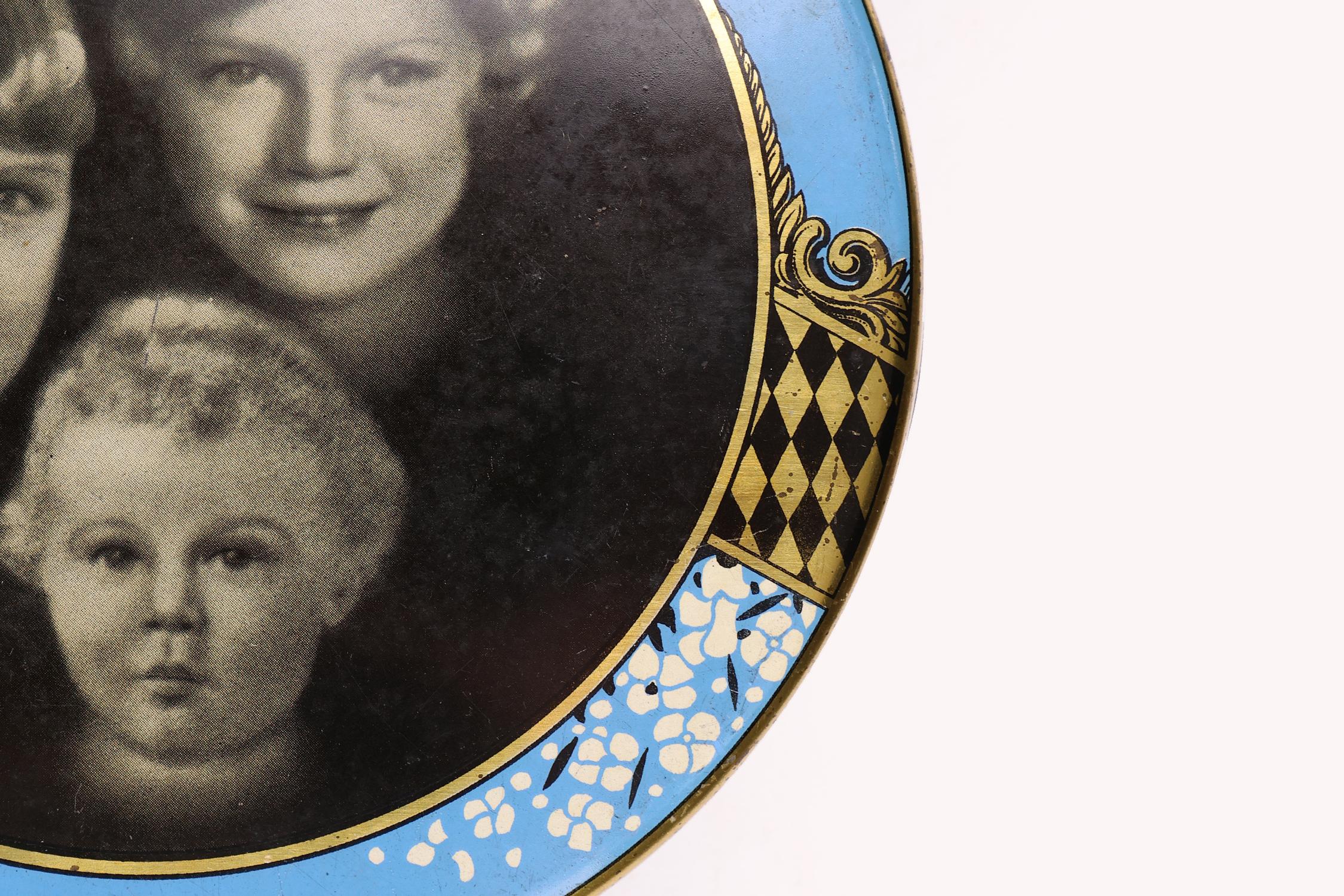 Belge Rare boîte de conserve de la famille royale belge des années 1930 en vente
