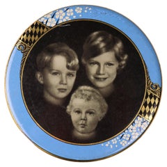 Rare tin can of the Belgian royal family from the 1930s
