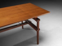 Rara mesa de comedor de Titina Ammannati y Giampiero Vitelli en teca