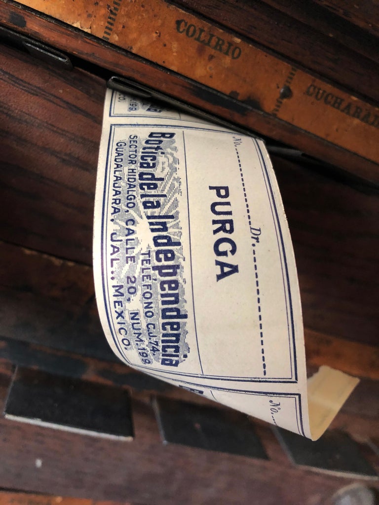 Rare to Find Late 1800s Wood McCourt Dug Store Label For Sale