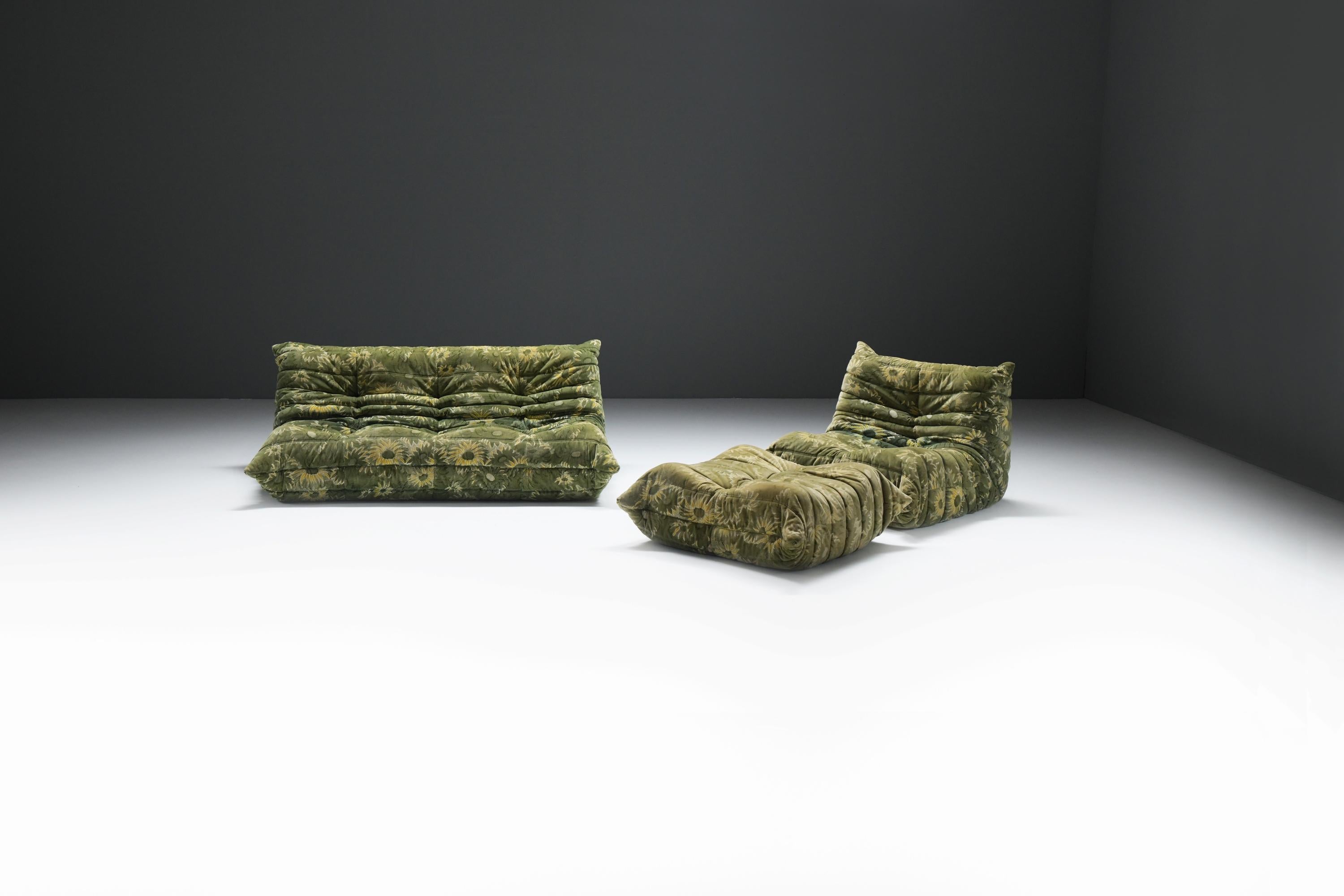 Rare ensemble Togo dans son tissu d'origine par Michel Ducaroy pour Ligne Roset France. Bon état à Buggenhout, Oost-Vlaanderen