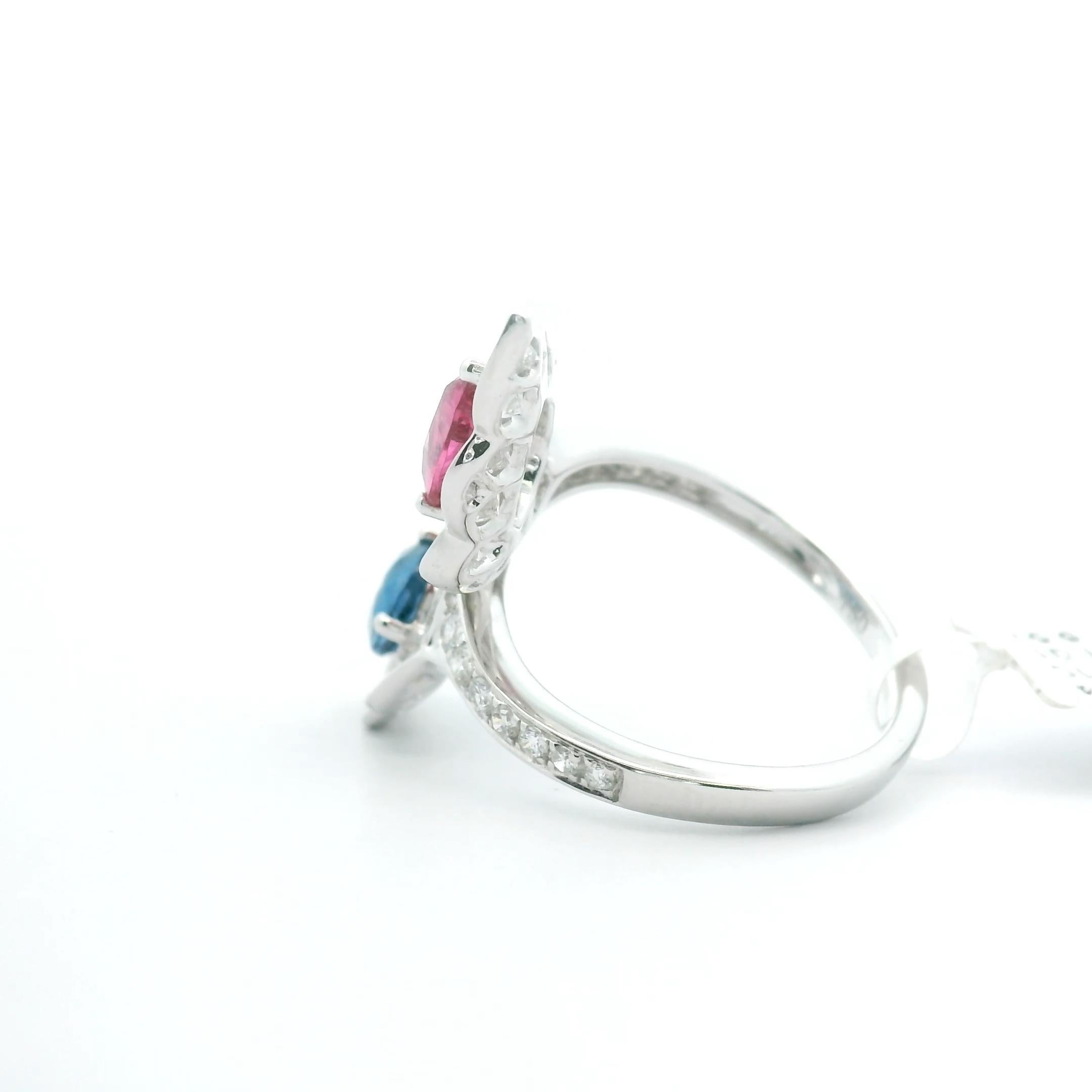 Seltener Toi et Moi Bypass-Ring aus 18 Karat Weißgold mit doppeltem rosa Spinell und blauem Spinell im Angebot 1