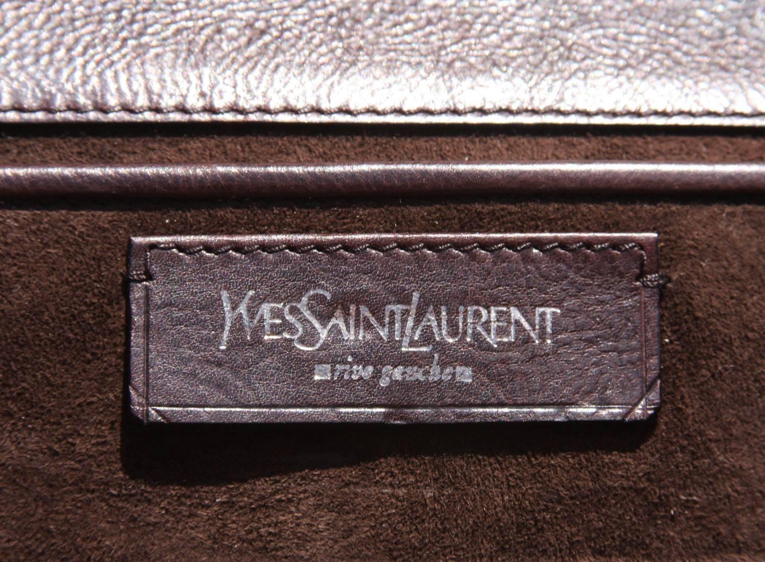 Rare Tom Ford for Yves Saint Laurent S/S 2002 Runway Brown Ring Leather Clutch For Sale 1