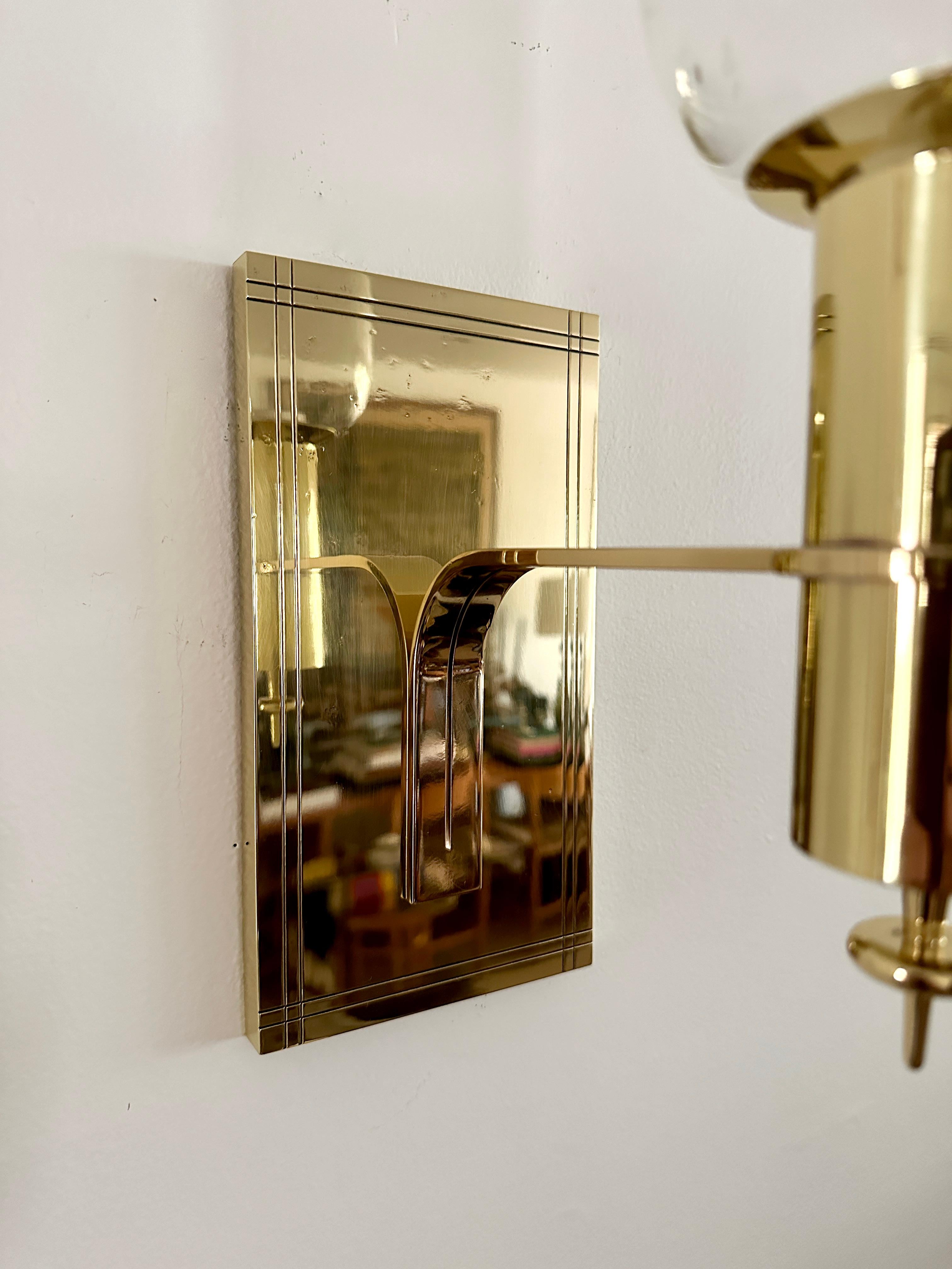 Rare Tommi Parzinger Brass And Glass Wall Sconce In Good Condition For Sale In Doraville, GA