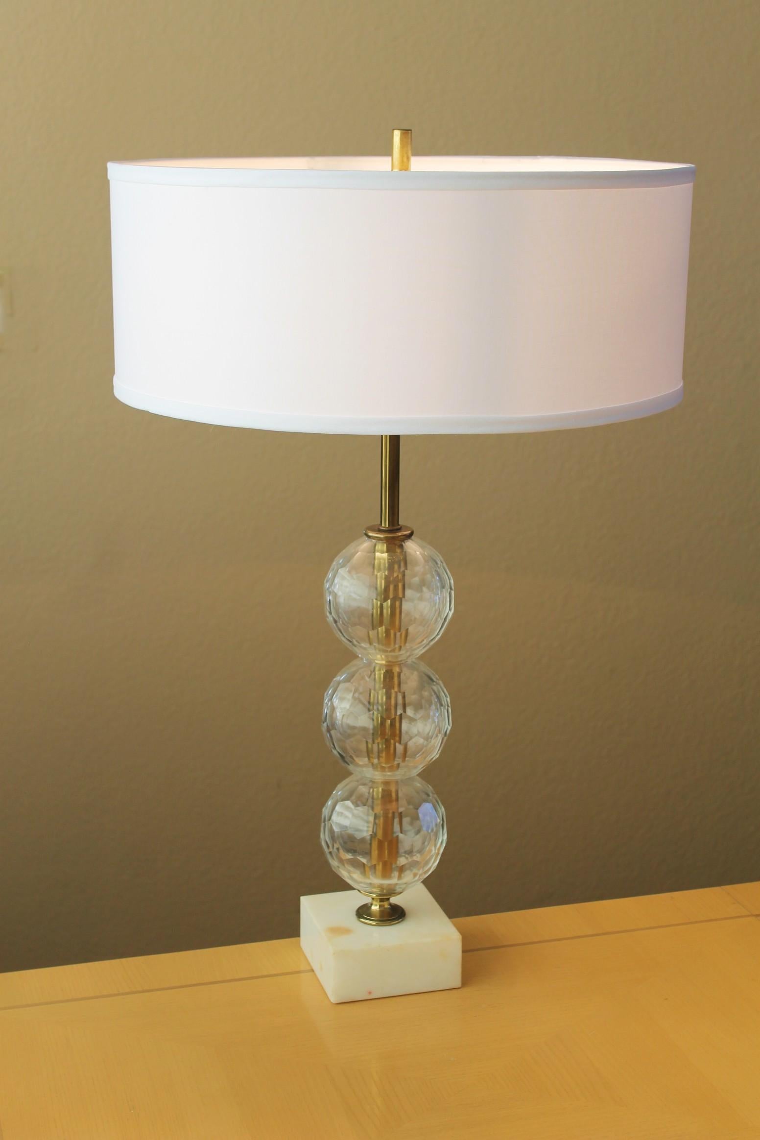 STUNNING!

WESTWOOD INDUSTRIES
CRYSTAL BALLS, MARBLE AND BRASS
TABLE LAMP!

 MID CENTURY DECO REVIVAL

A STRIKING WESTWOOD INDUSTRIES LAMP! 

HEIGHT: 28
