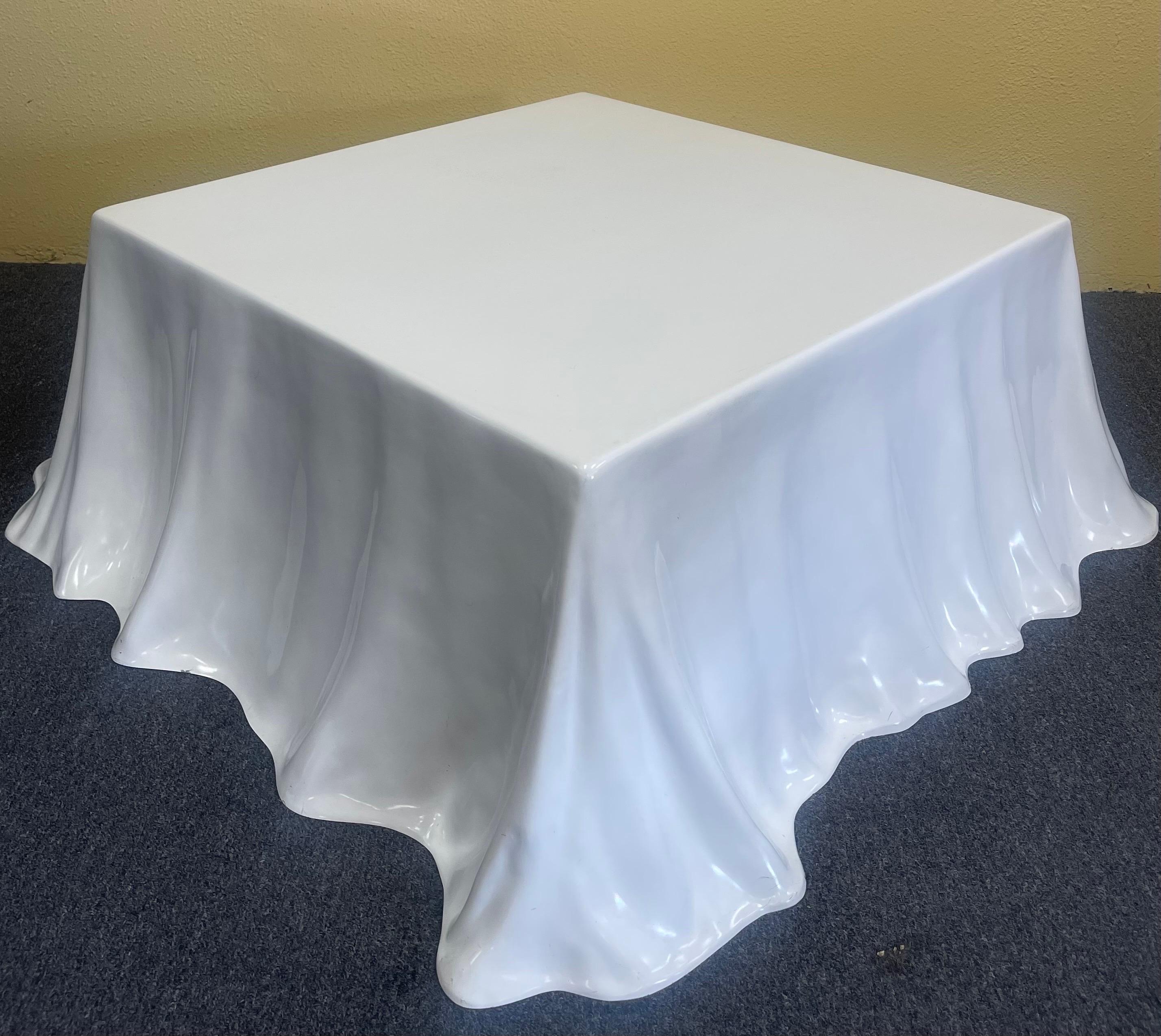 Super rare ‘Tovaglia’ or tablecloth coffee table designed by Studio Tetrarch and produced in limited quantities by Alberto Bazzani in 1969. Imported from Italy by Stendig, the table is crafted from gel coated fiberglass. The table is in very good