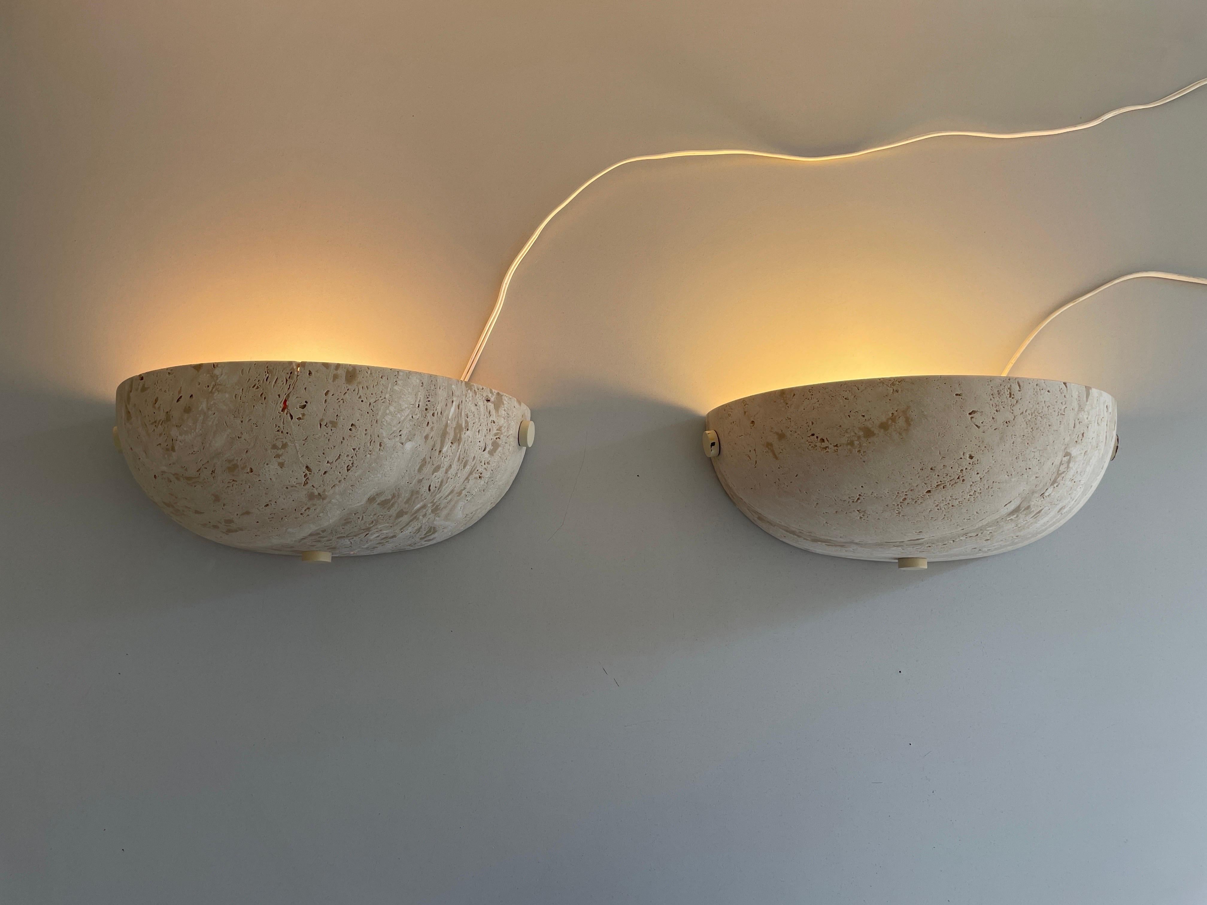Raro par de candelabros de travertino, años 60, Francia en venta 7