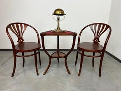 Seltener dreieckiger Kartentisch von Thonet