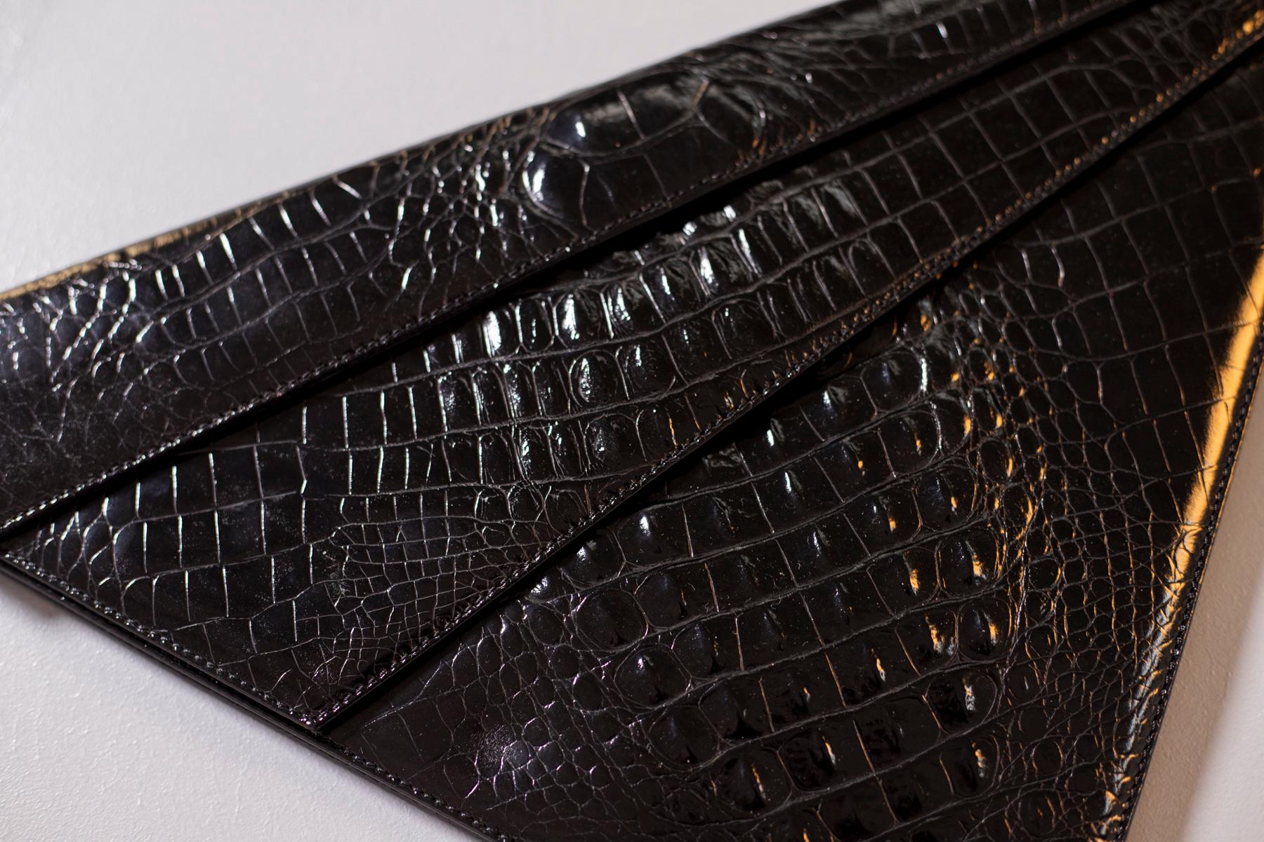 Gianni Versace Rare Triangular Black Clutch Bag In Good Condition In Milano, IT