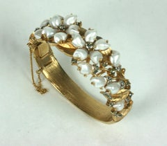 Raro brazalete de perlas diente de Trifari