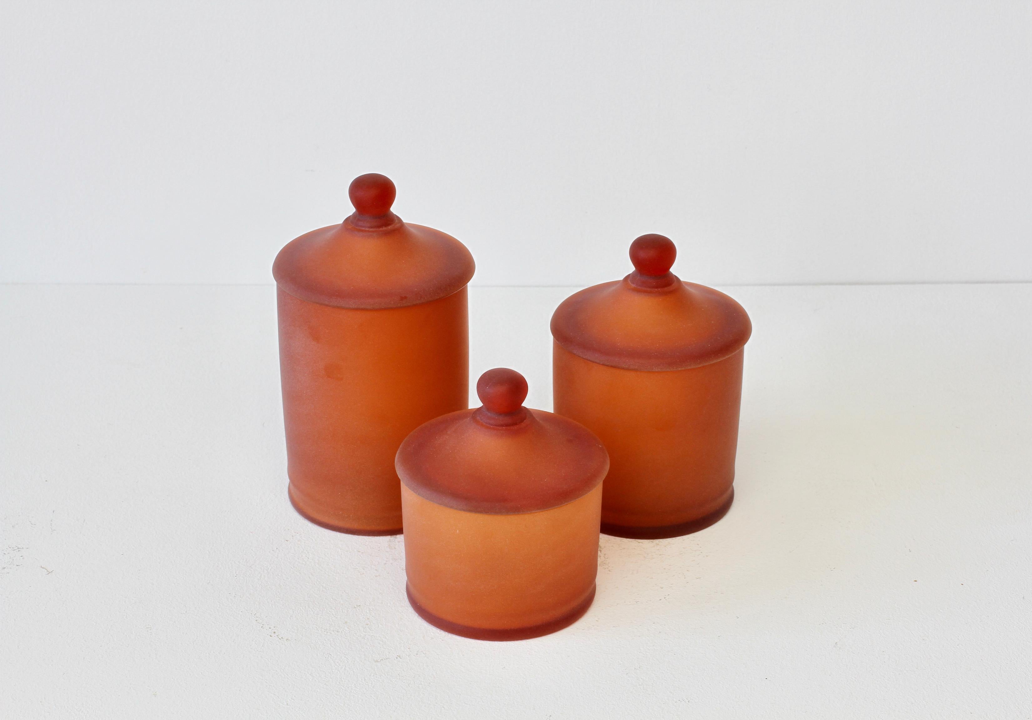 Rare Trio of Cenedese Amber 'Corroso' Glass Apothecary Lidded Jars Murano Italy In Excellent Condition In Landau an der Isar, Bayern