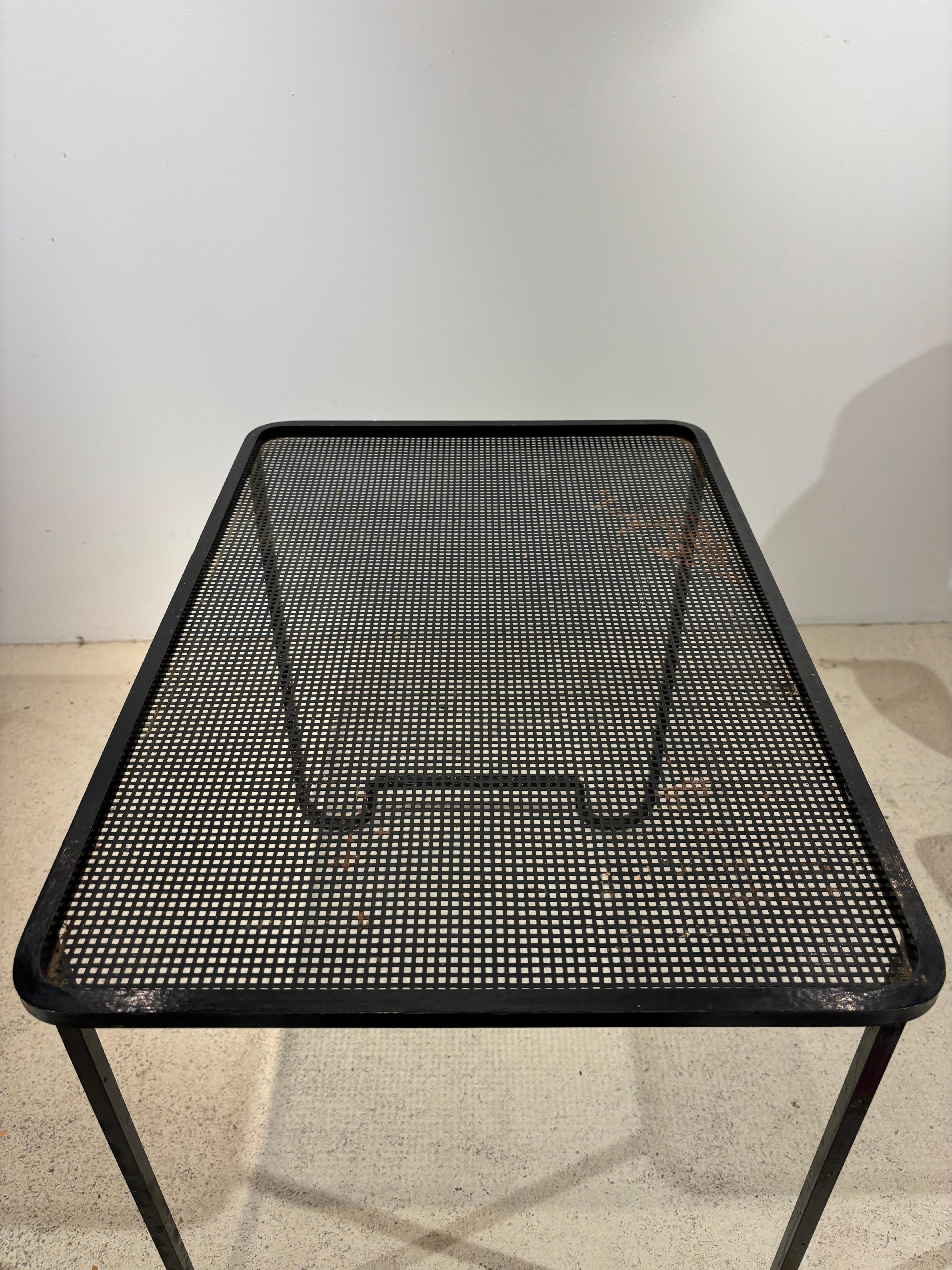 Rare table d'appoint tropique de Mathieu Matégot en vente 6