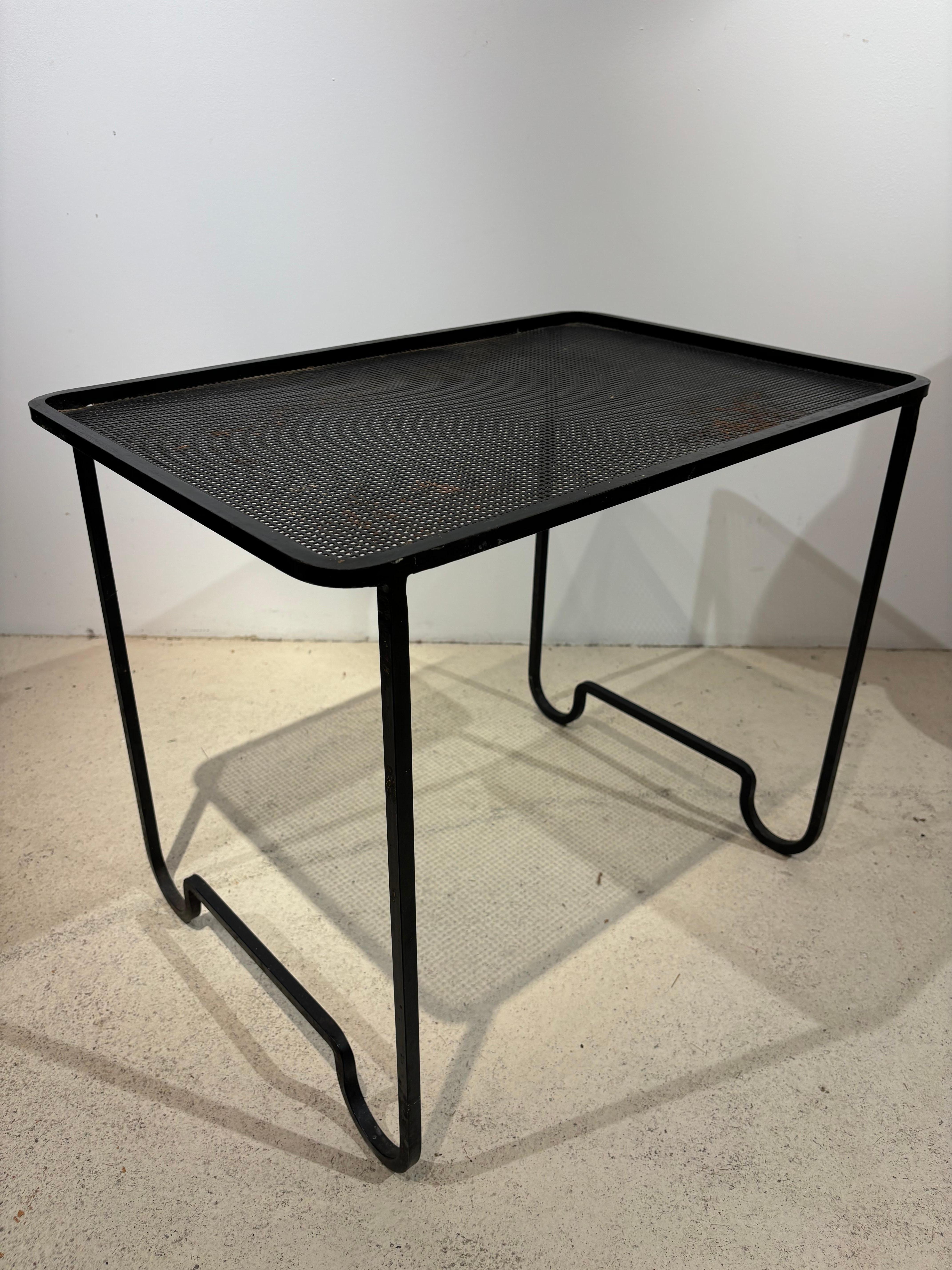 Milieu du XXe siècle Rare table d'appoint tropique de Mathieu Matégot en vente