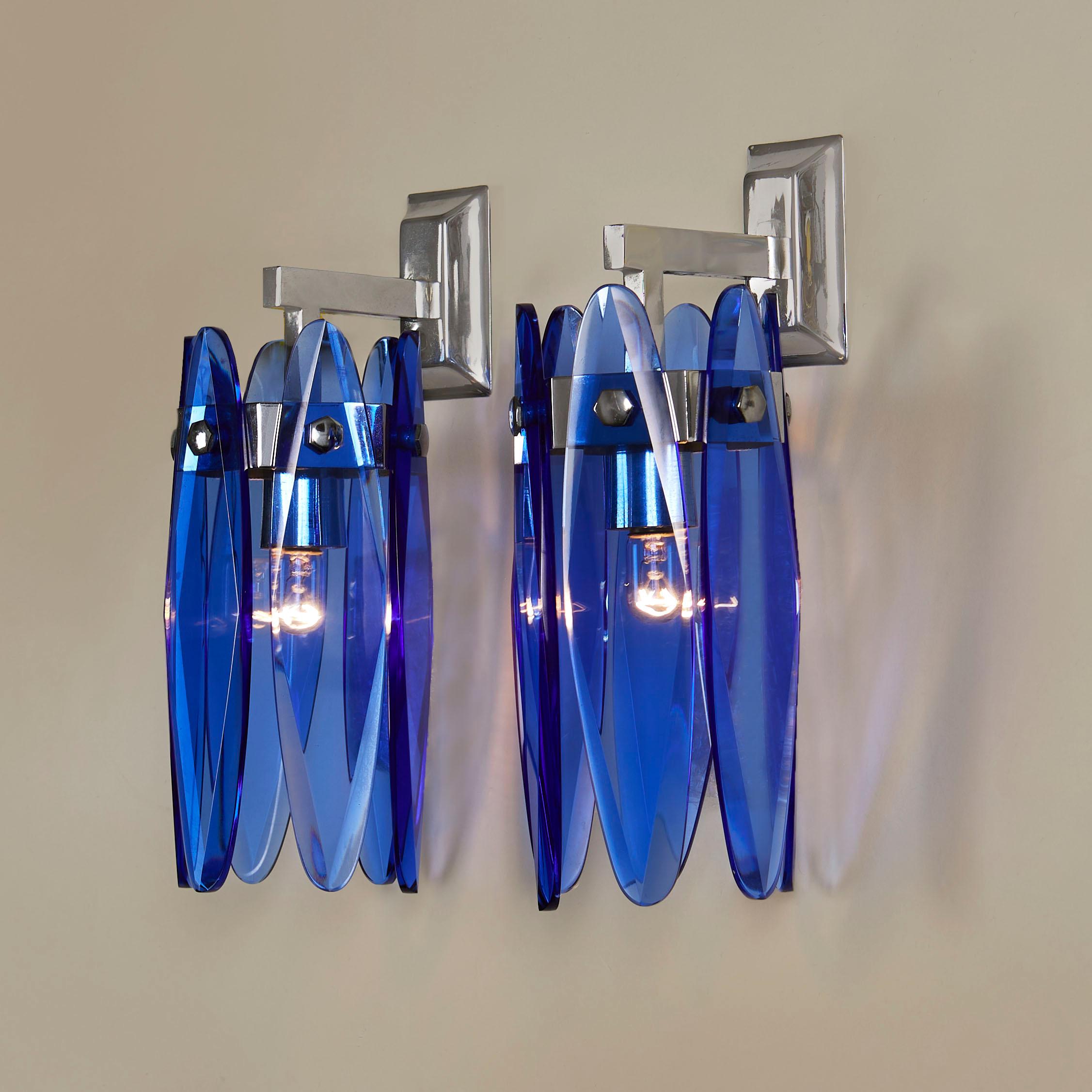 Raros apliques tulipa de Murano de Veca Milano en azul cobalto y cromo, Italia, años 70 Italiano en venta