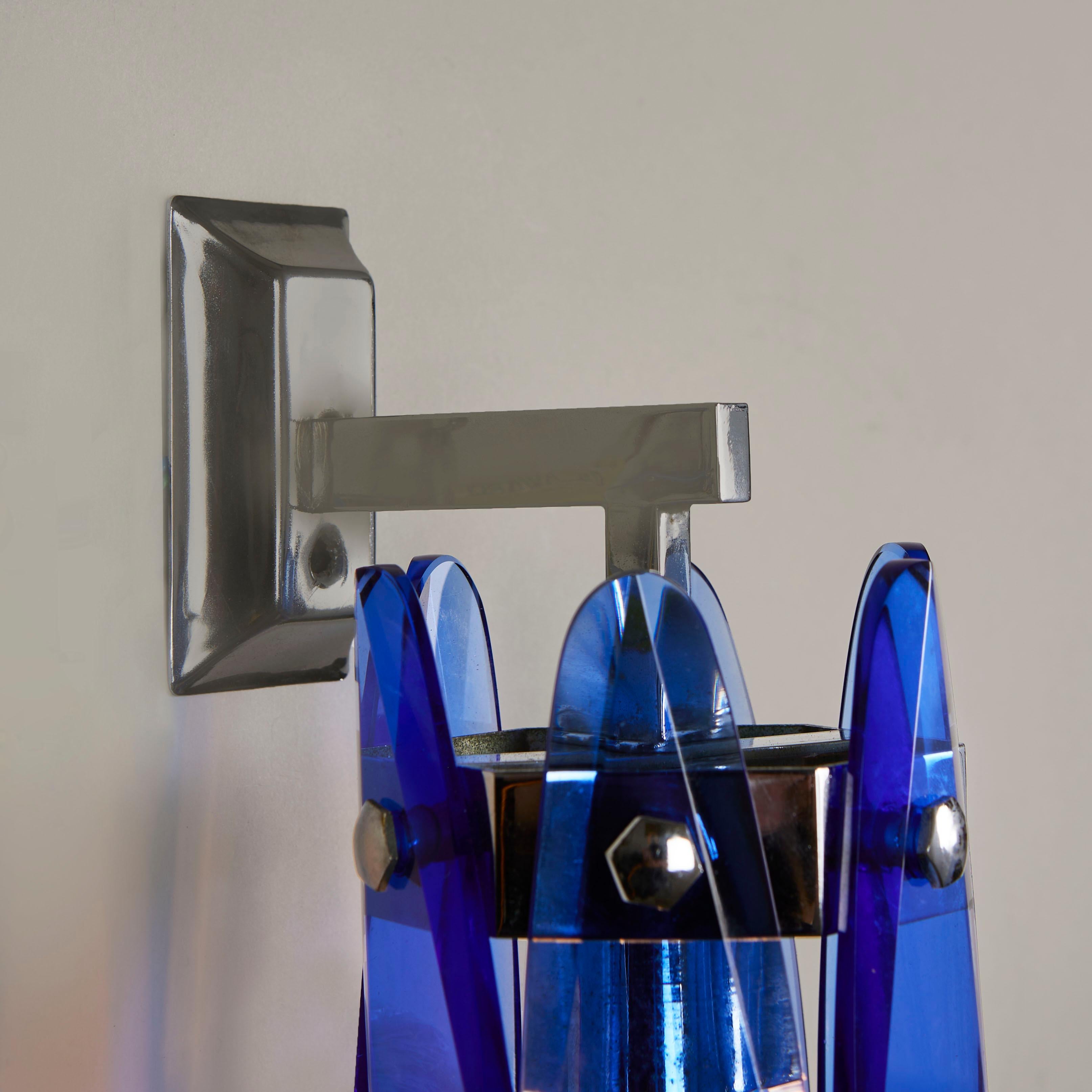 Raros apliques tulipa de Murano de Veca Milano en azul cobalto y cromo, Italia, años 70 Facetado en venta