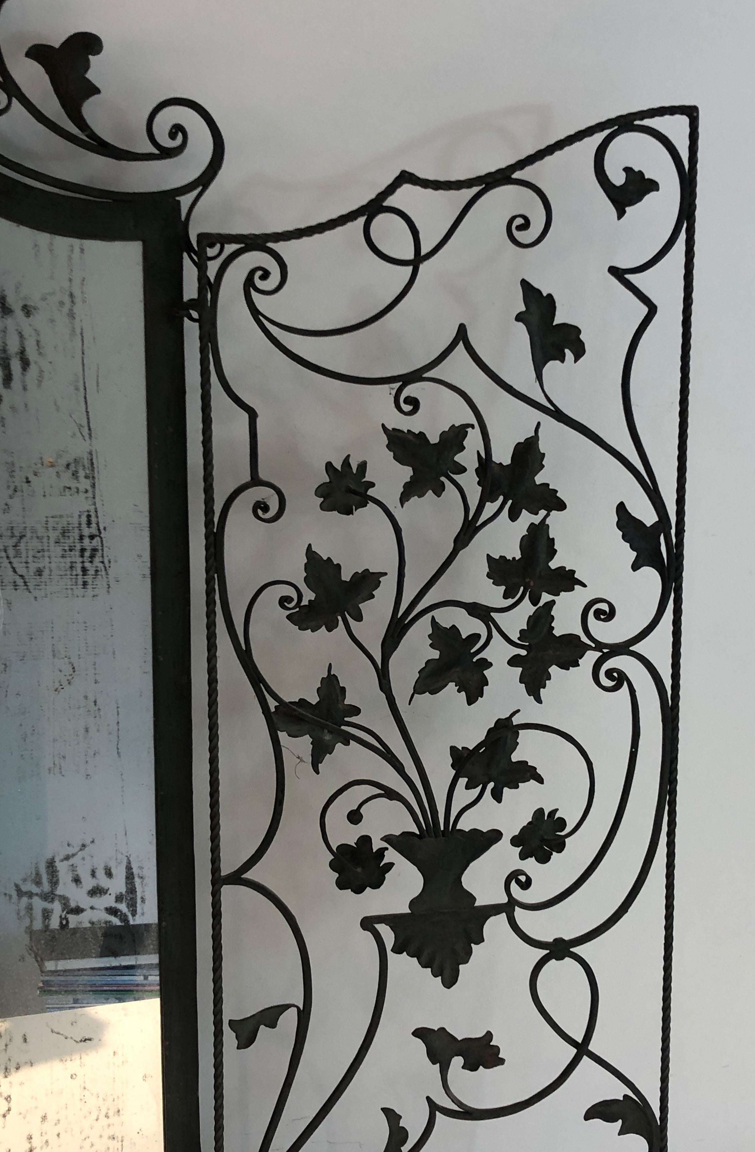 Rare Two Opening Panels Wrought Iron Mirror with Leaves and Scrolls, French In Good Condition In Marcq-en-Barœul, Hauts-de-France