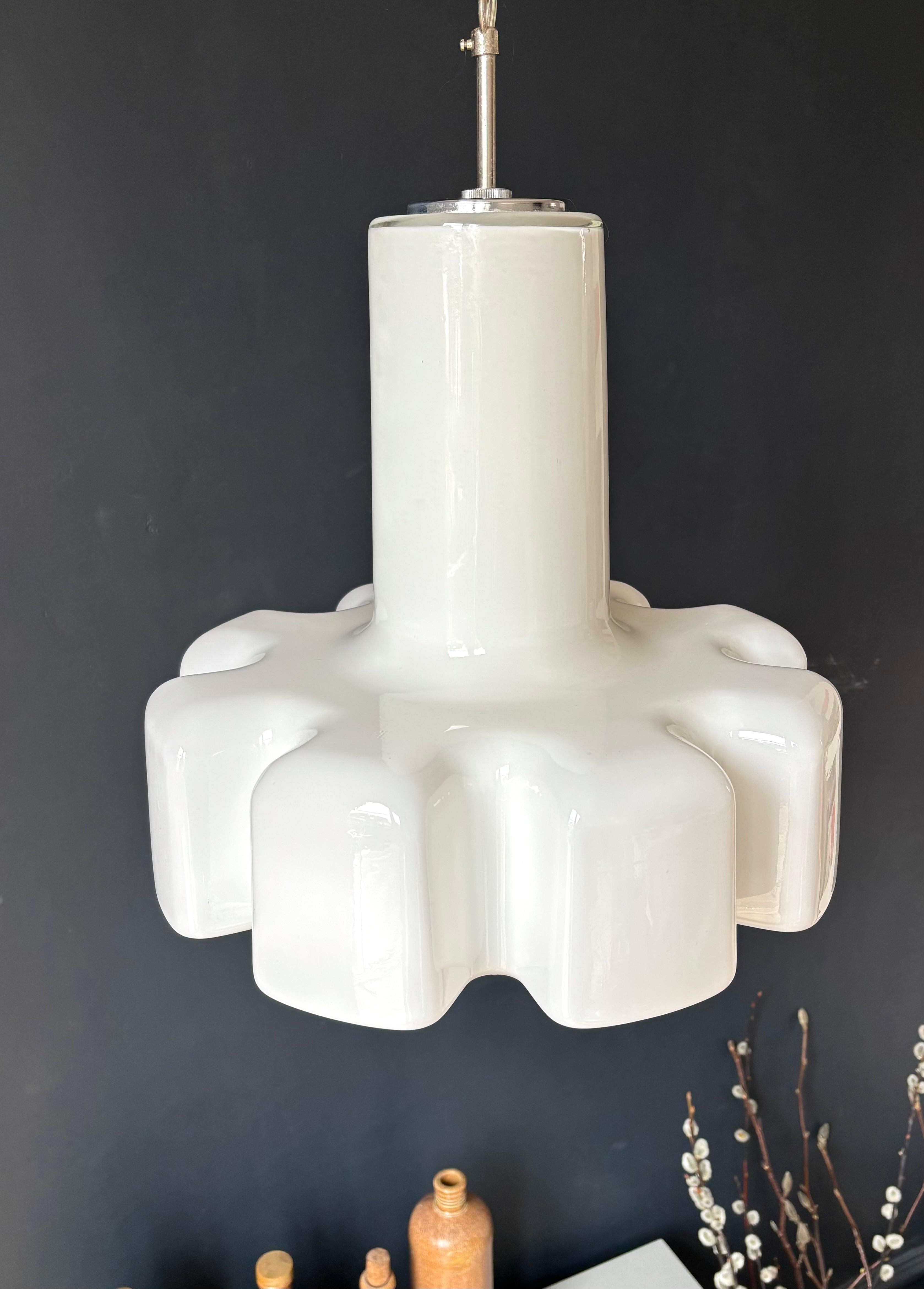 Große, seltene, skulpturale Tynell-Kunstglas-Hängelampe, Schweden, 1960er Jahre (Handgefertigt) im Angebot