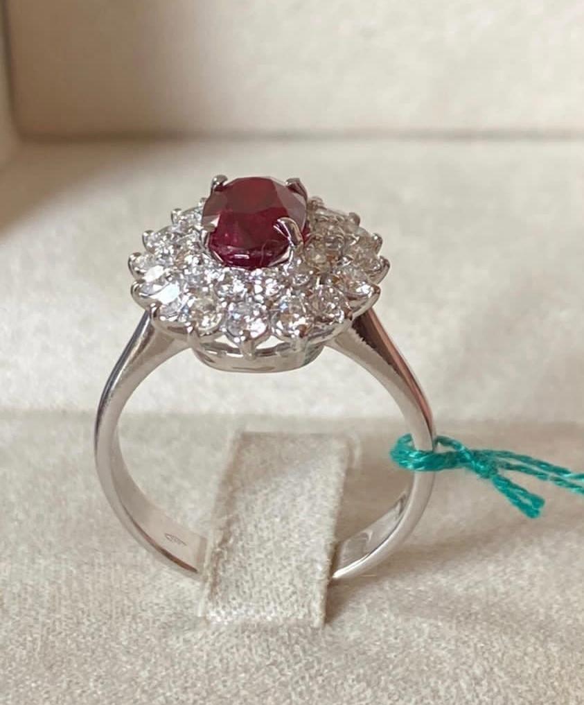 Rare unheated AIGS certified  PIGEON BLOOD ruby  2, 12 ct and diamonds on ring  In New Condition For Sale In Massafra, IT