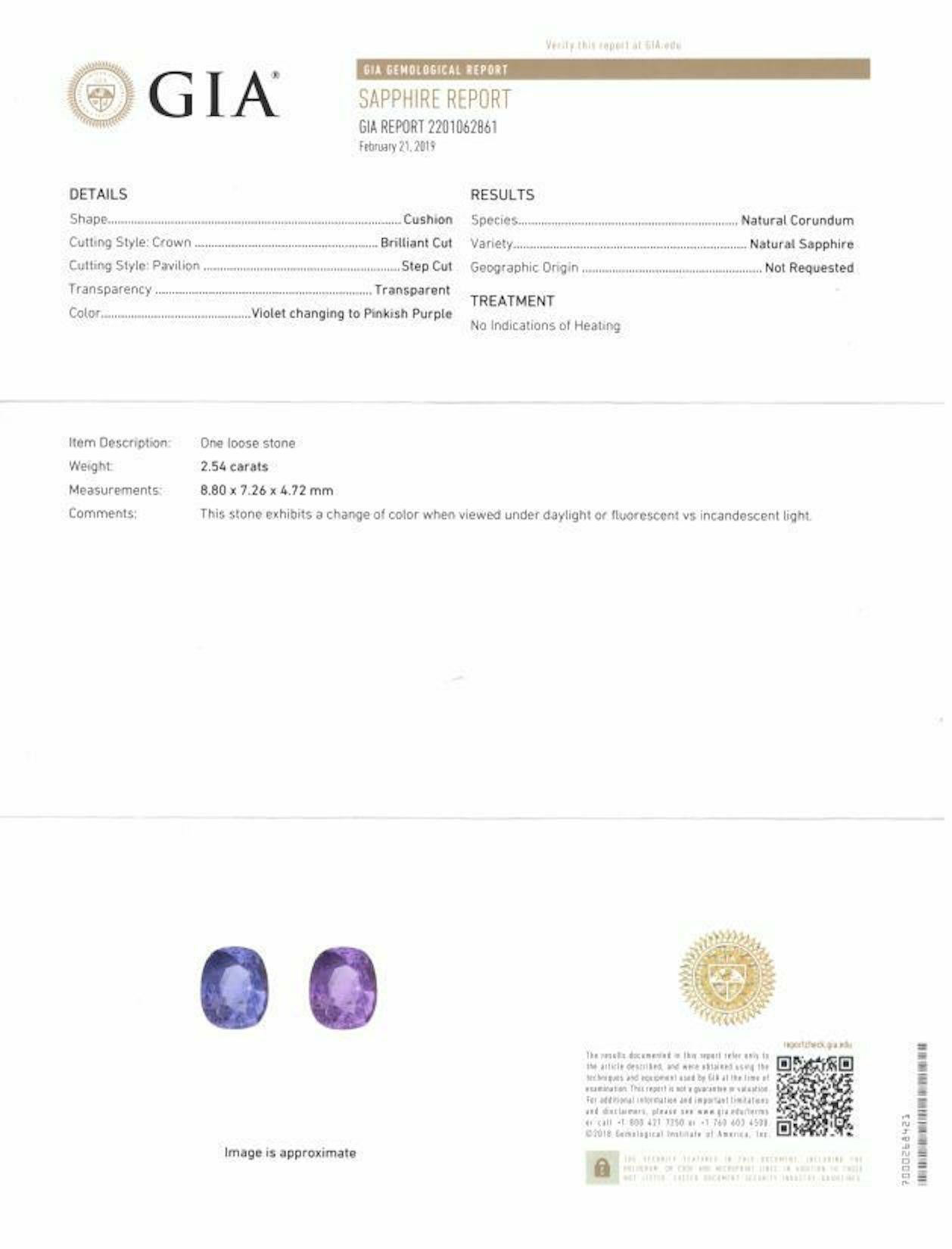 Taille coussin Rare bague Orianne Plat de 2,86 carats avec saphir et diamants à couleur changeante non chauffée et certifiée GIA en vente