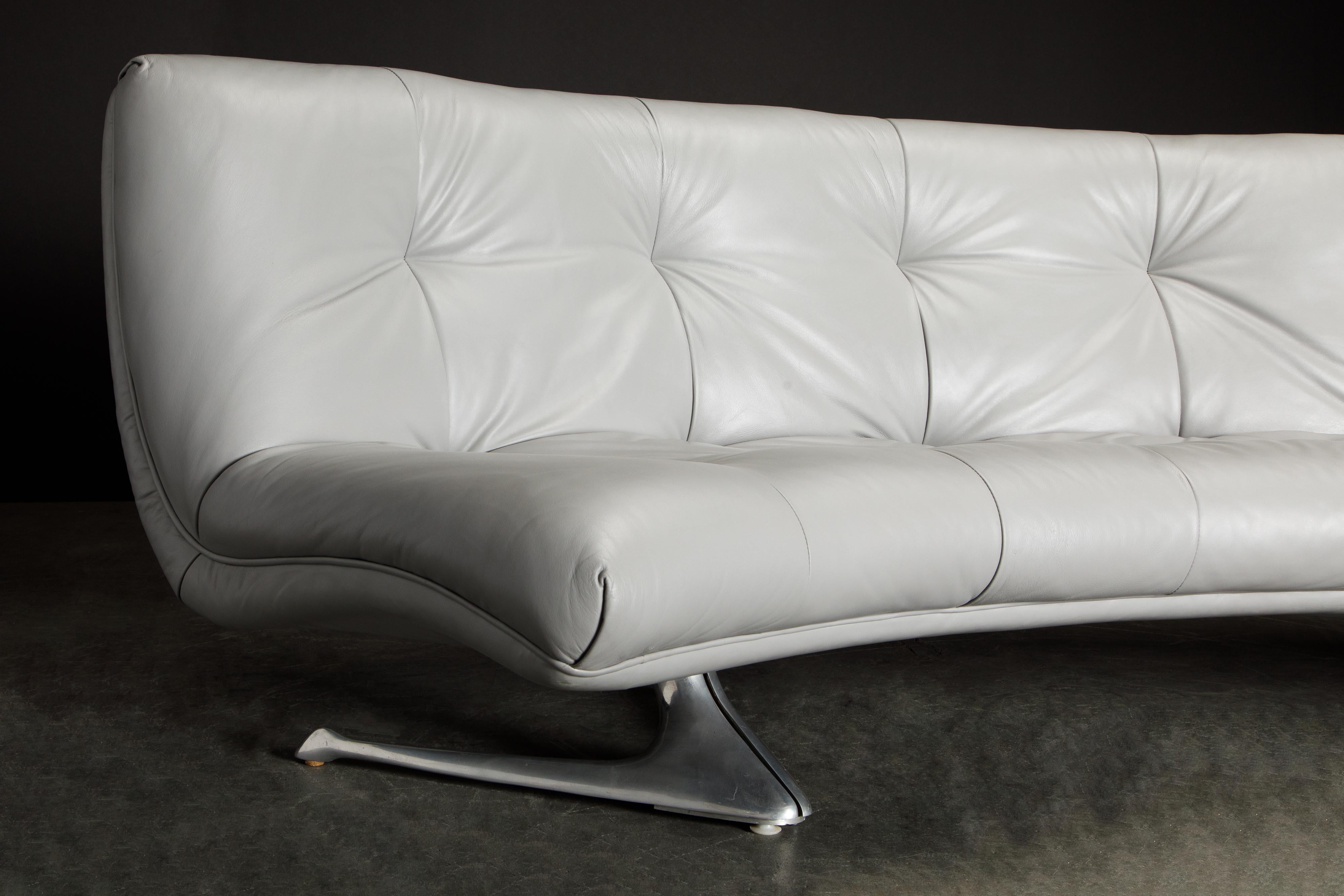 Rare 'Unicorn' Leather and Aluminum Curved Sofa by Vladimir Kagan, c. 1963 In Good Condition For Sale In Los Angeles, CA