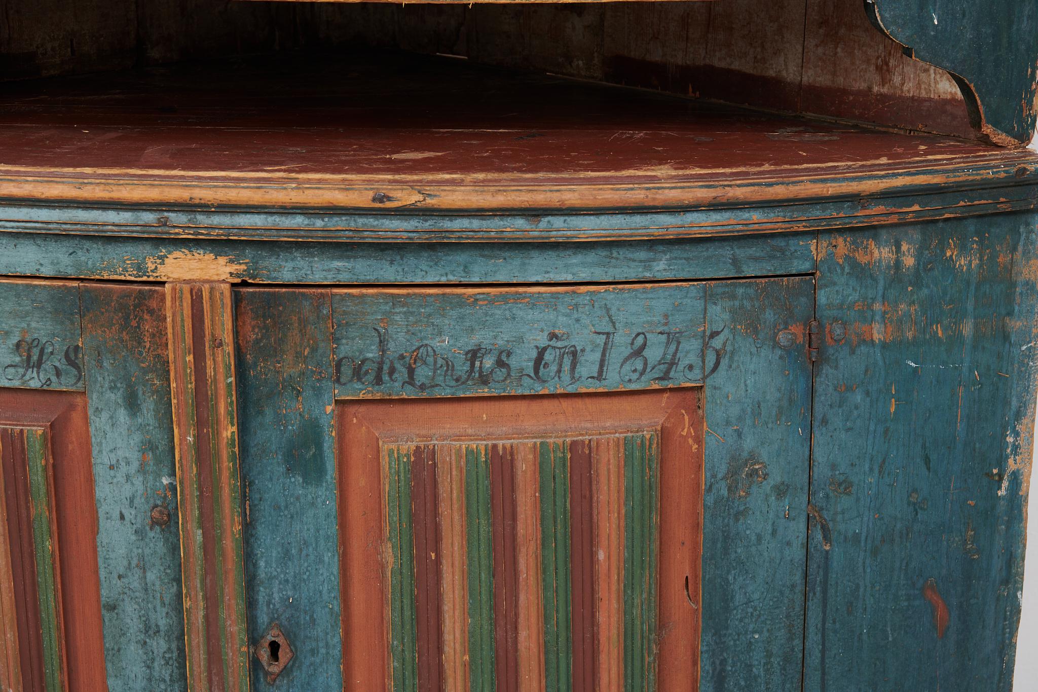 Rare Untouched Antique Swedish Gustavian Corner Cabinet  For Sale 5