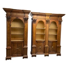 Rare et inhabituel ensemble de trois bibliothèques italiennes du 17ème siècle en noyer