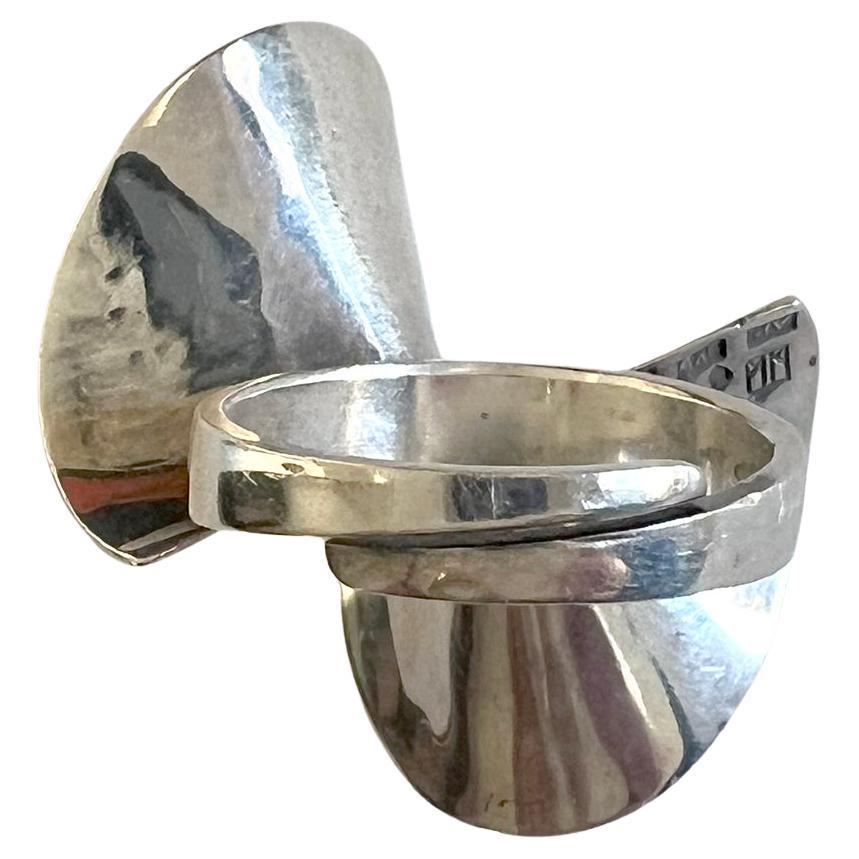 Rare Urpo Kajander Kaunis Koru Finnish Modernist Sterling Silver Bow Twist Ring 1