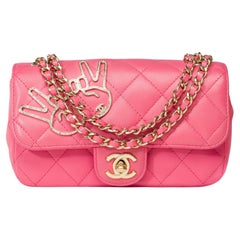 Rara V de Victoria Chanel Timeless Mini en piel de cordero acolchada rosa , GHW